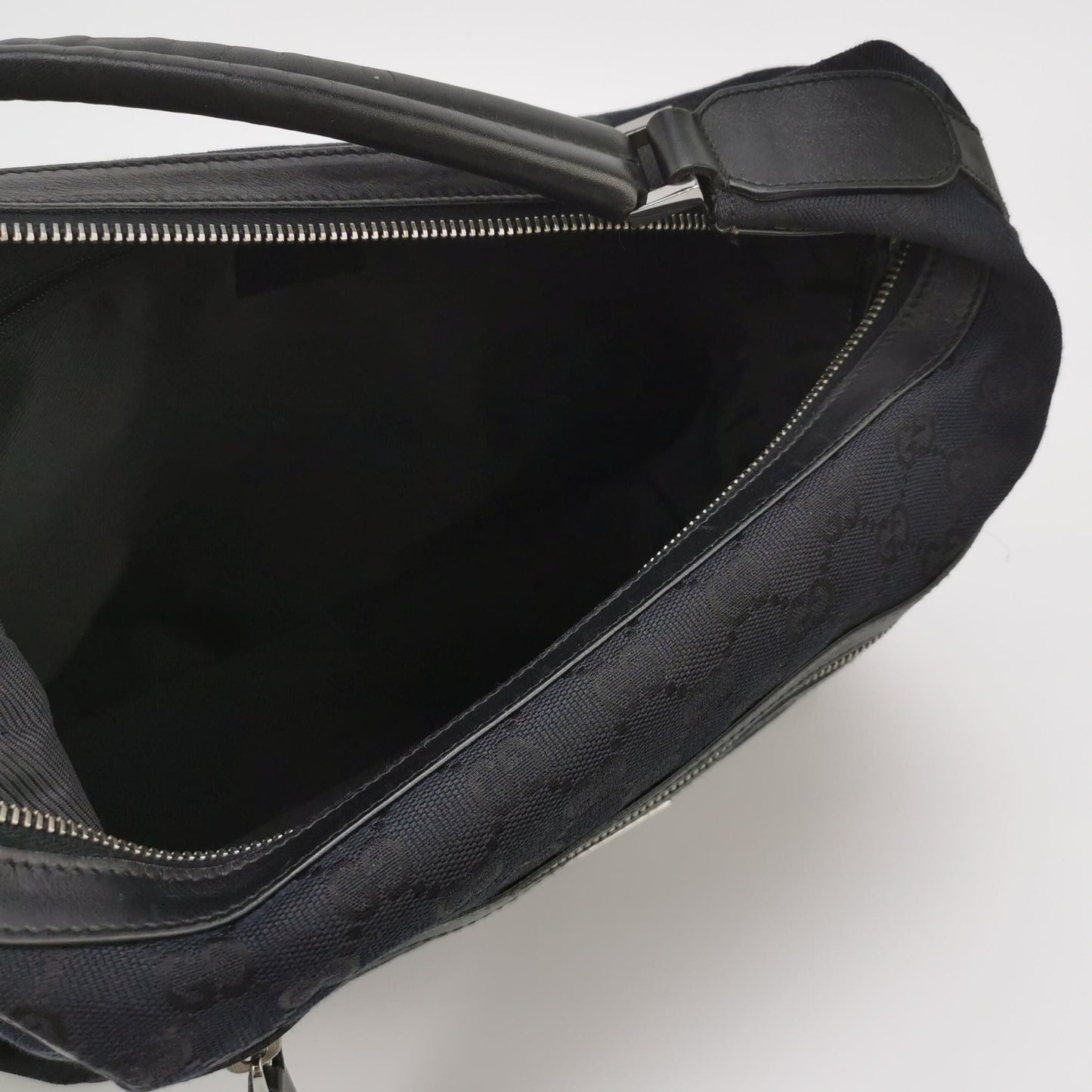 Gucci Leather Canvas Solid Pattern Logo Zipper Shoulder Bag