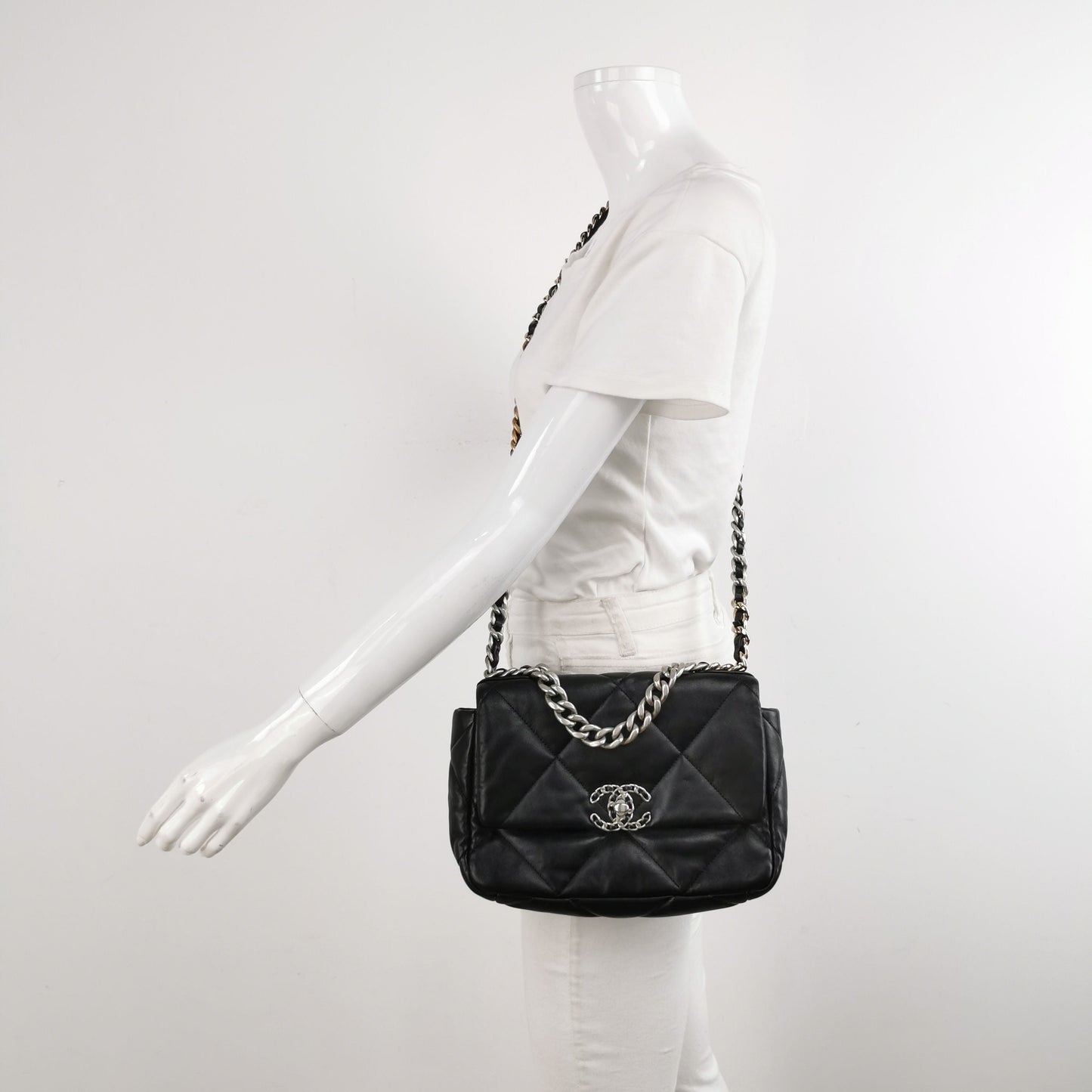 Chanel 19Bag Small Lambskin Quilted CC Turnlock Crossbody Bag 250405781136007
