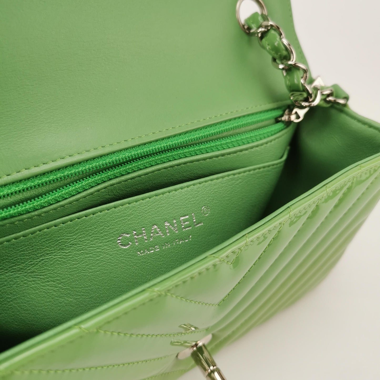 Chanel Classic Flap Seasonal Limited Edition Large Mini Quilted Lambskin Double C Chain Shoulder Bag 250603781220333