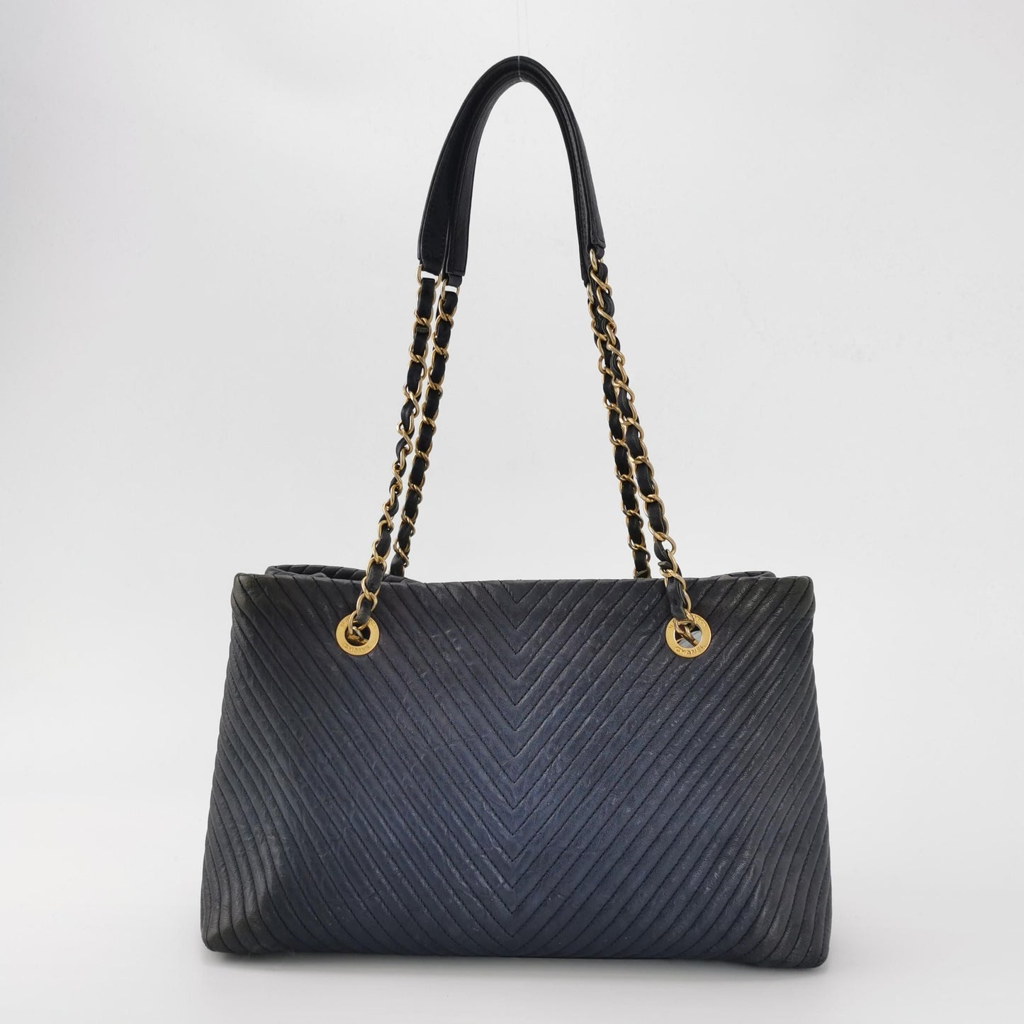 Chanel Lambskin Solid V-stitched Double C Logo Shoulder Bag 250105781011654