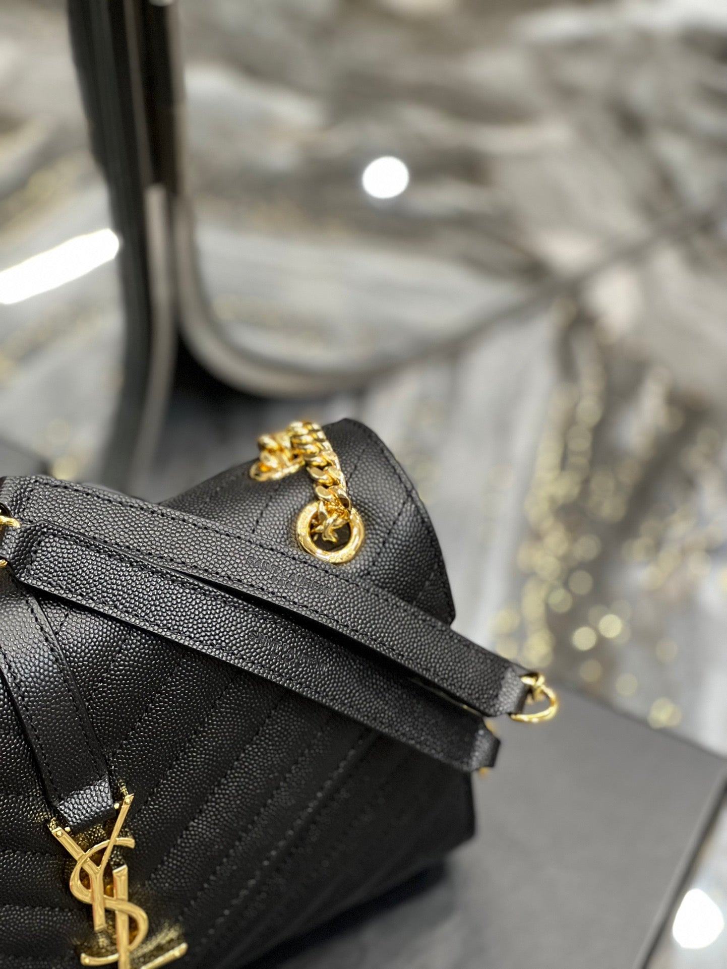 Top Quality College MeTop Qualityum Chain Bag Black Gold Toned Hardware For Women 9.4in/24cm YSL 600279BRM071000