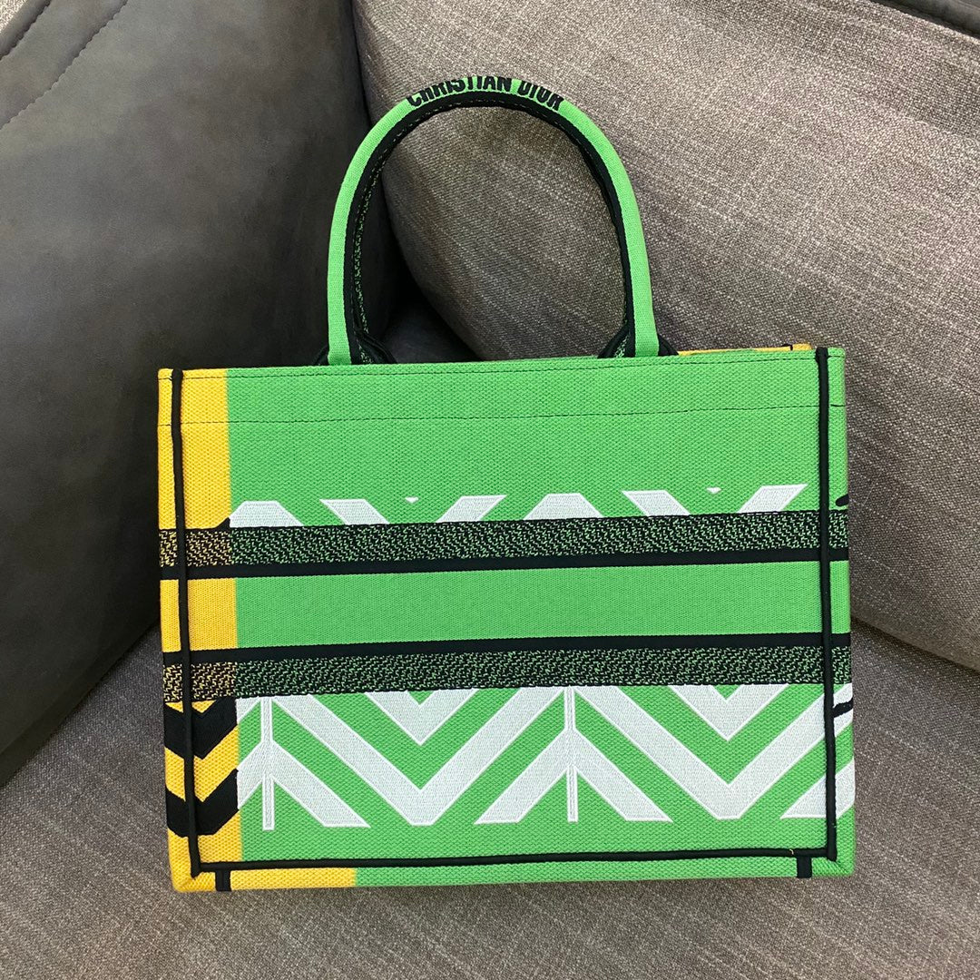 Top Quality MeTop Qualityum Book Tote Bright Green and Fluorescent Orange D-Jungle Pop Embroidery, Orange/Green, For Women Women’s Handbags, 36cm CD M1296ZRON_M887