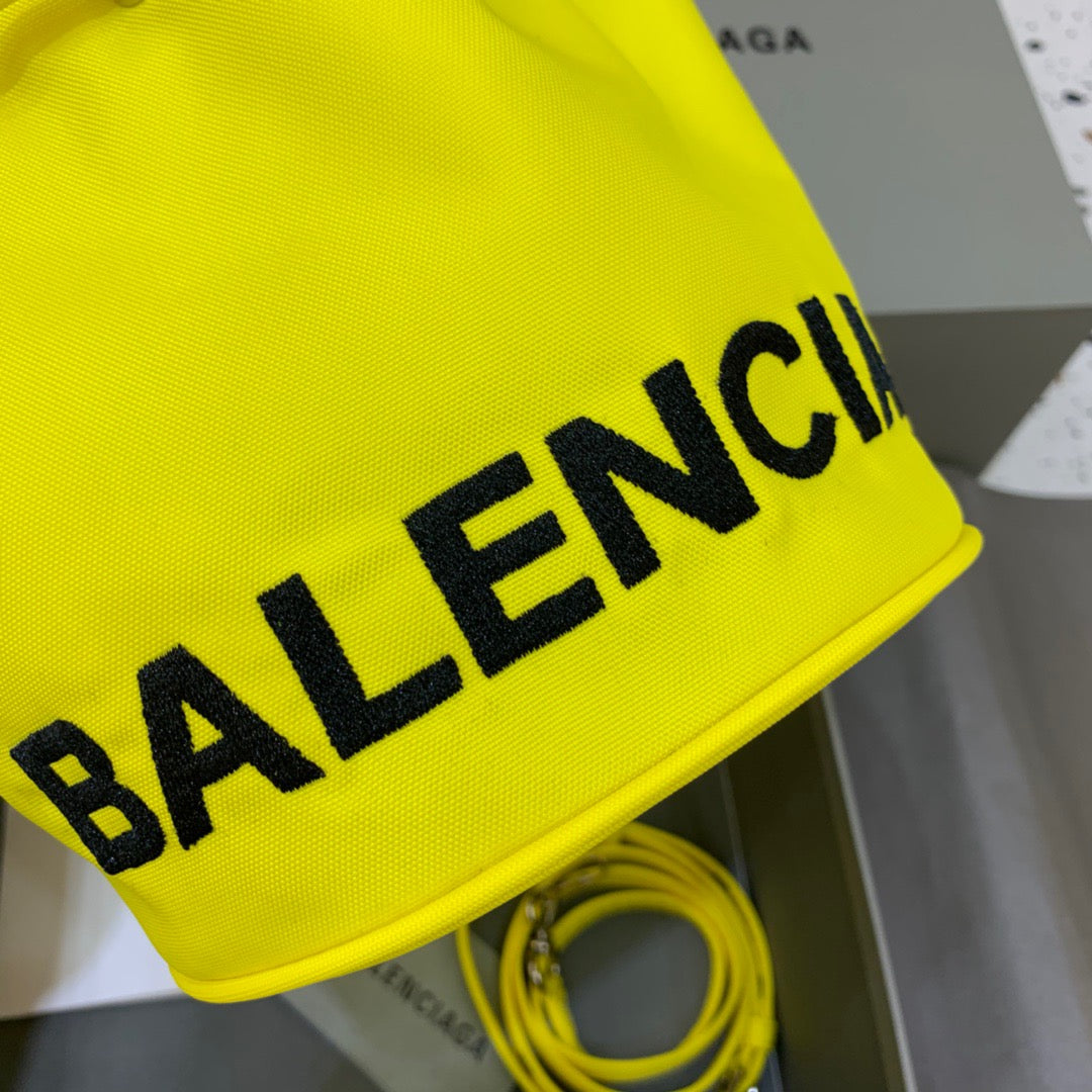 Balen Le Cagole MeTop Qualityum Bucket Bag In Yellow, For Women, Bags 11.8in/30cm