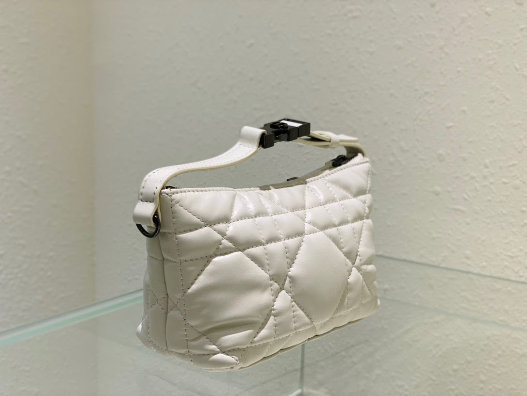 Top Quality Small DYORTravel Nomad Pouch White, For Women, Womens Handbags 6in/15cm CD S5553BMIG_M030