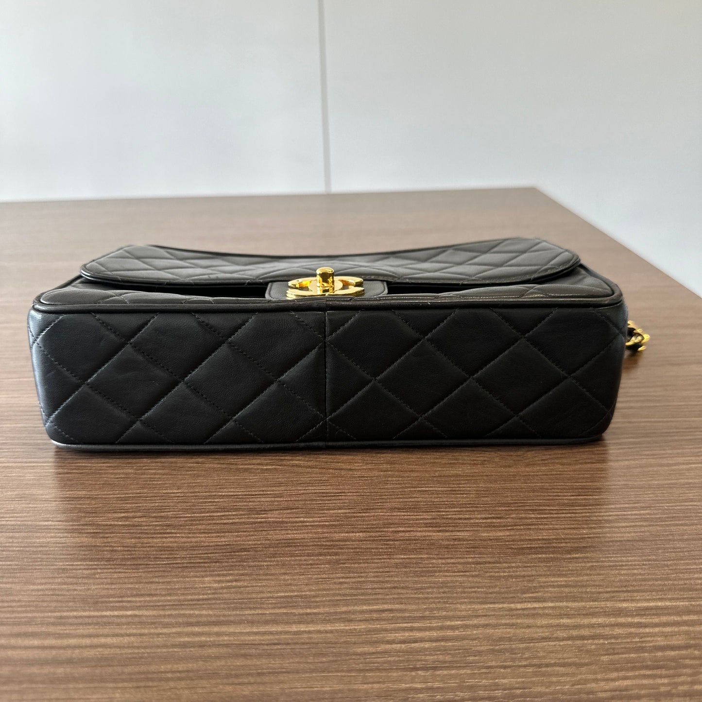 Chanel Leather crossbody bag Black in Leather LB122456