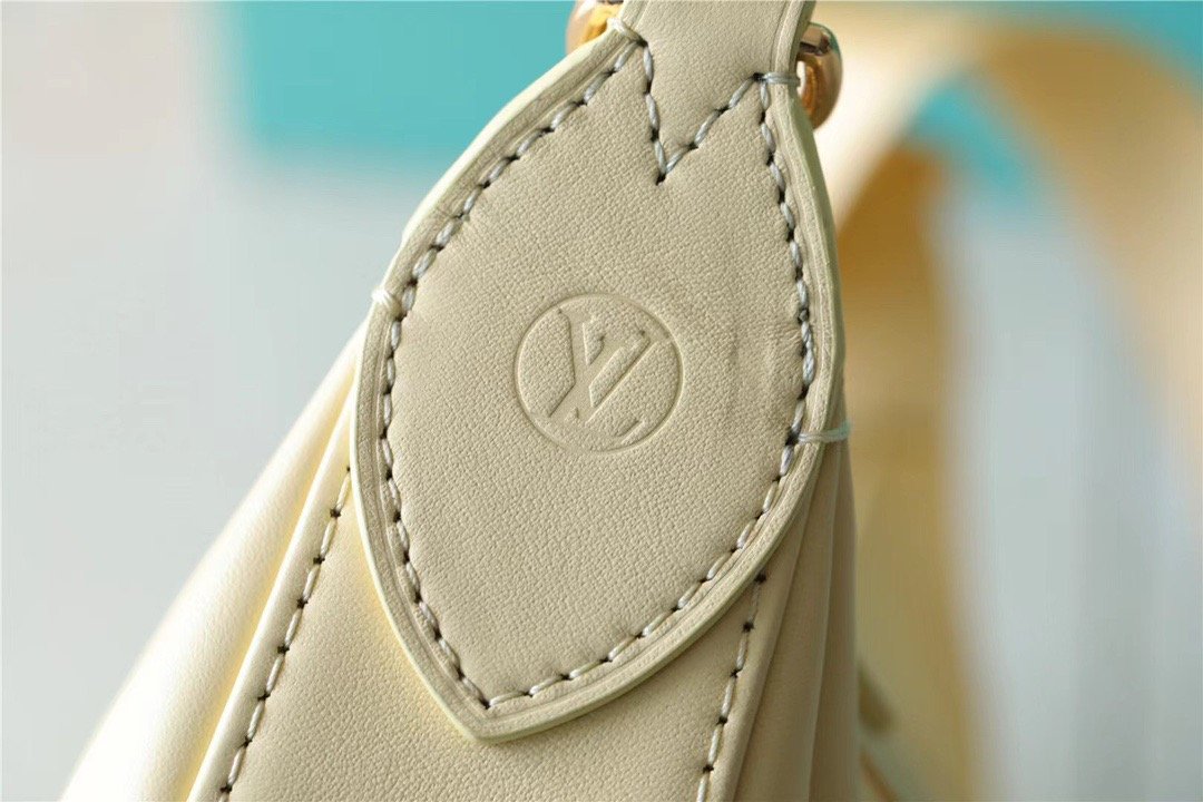 Top Quality Over The Moon Bag Handbags For Women In Banana Yellow 10.8in/28cm Top Quality M59823