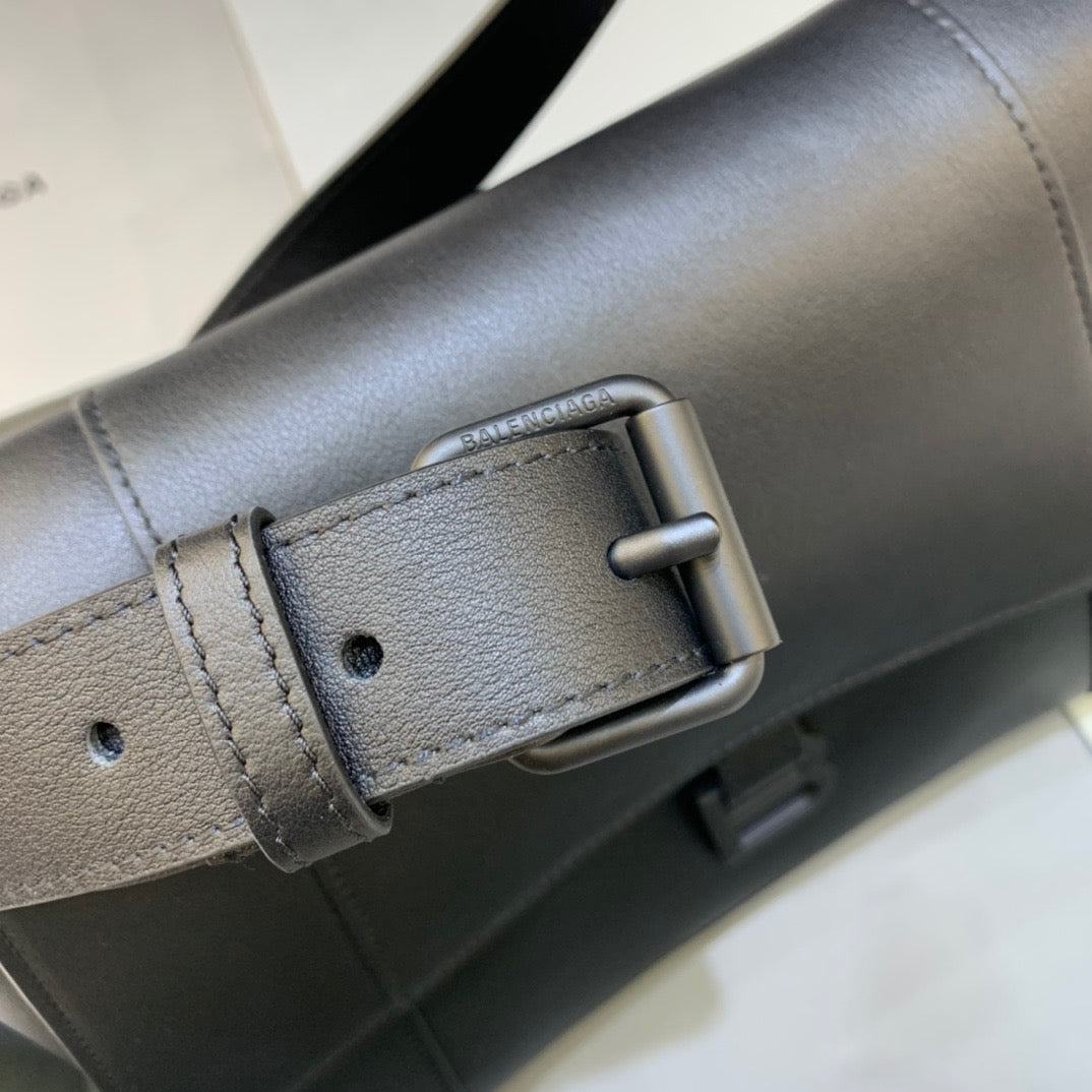 Top Quality Downtown MeTop Qualityum Shoulder Bag In Black, For Women, Bags 12.6in/32cm 67135429S171000