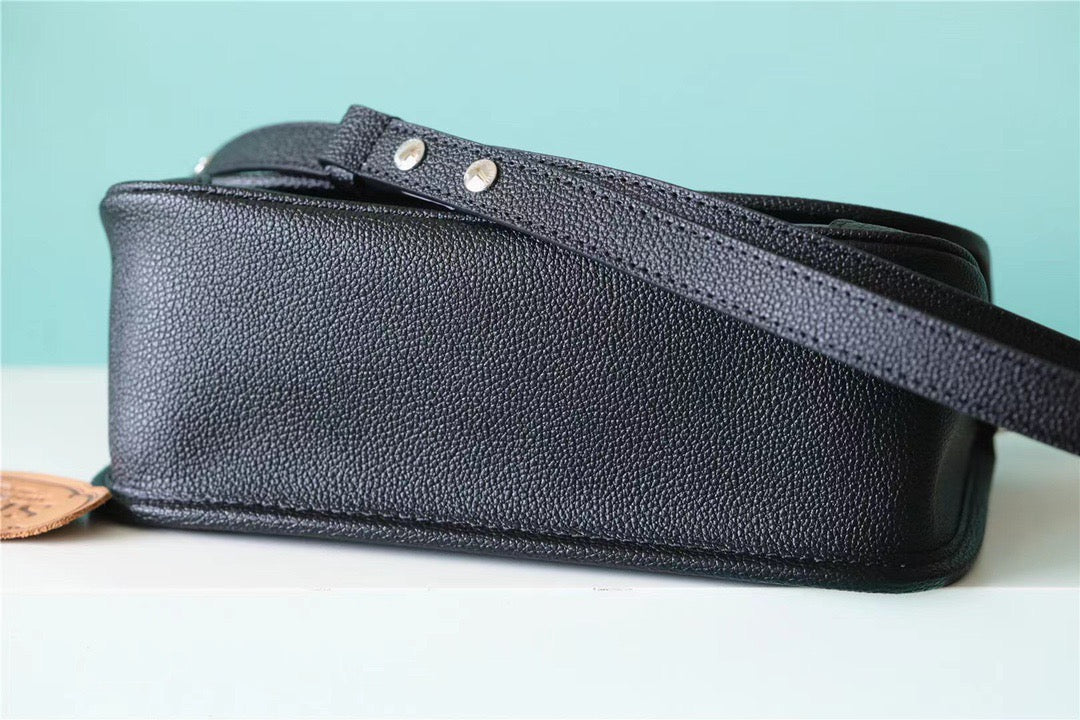 Top Quality Buci Epi Black For Women, Shoulder And Crossbody Bags 24.5cm/9.6in Top Quality M59386