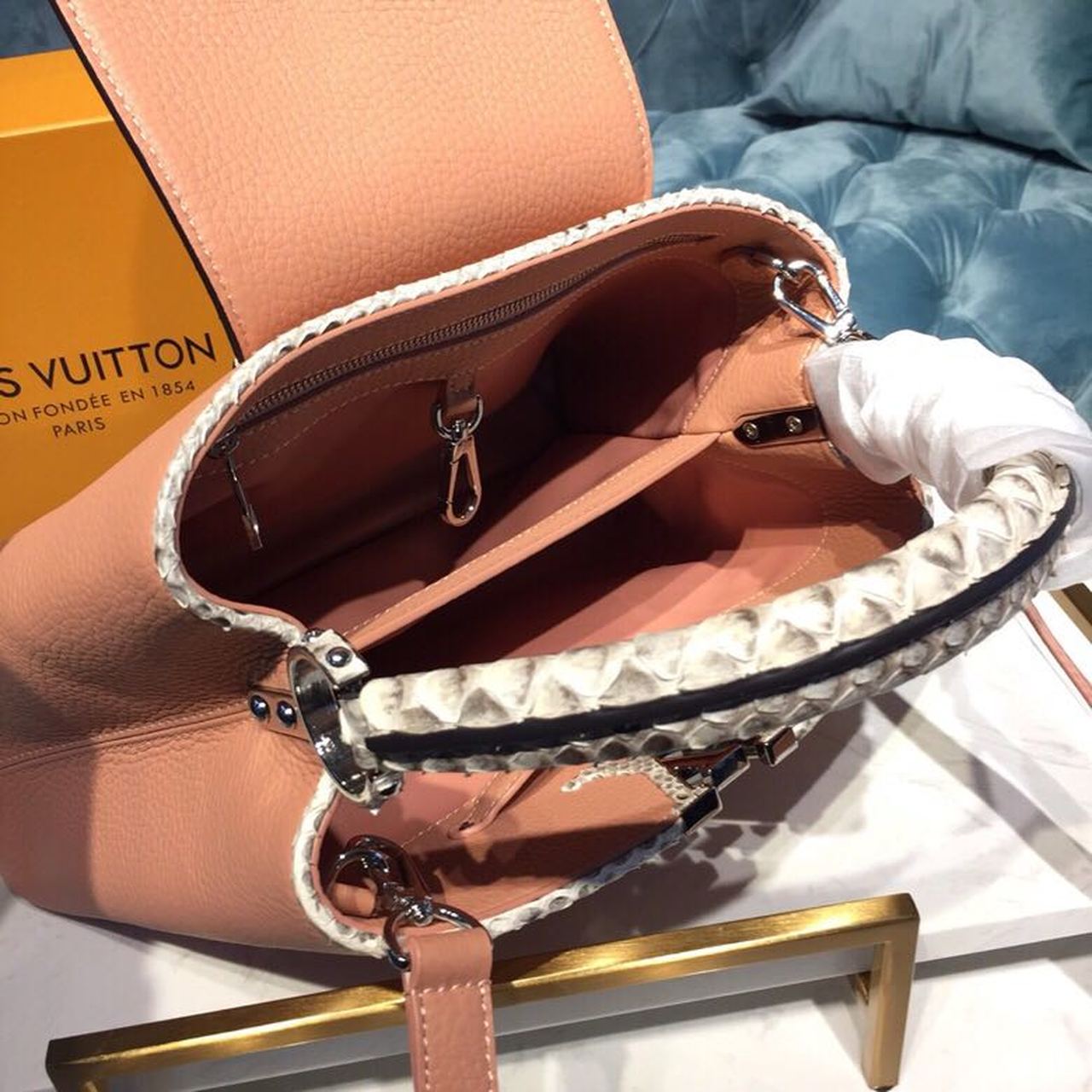 Top Quality Capucines PM Taurillon And Python Magnolia Pink For Women, Shoulder And Crossbody Bags 10.4in/27cm Top Quality
