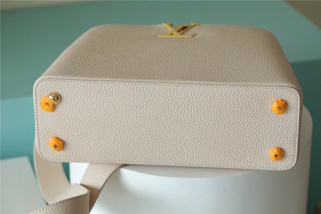 Top Quality Capucines MM Taurillon Creme Beige/ Plume Yellow Berlingot For Women, Womens Bags, Shoulder And Crossbody Bags 12.4in/31.5cm Top Quality M59883