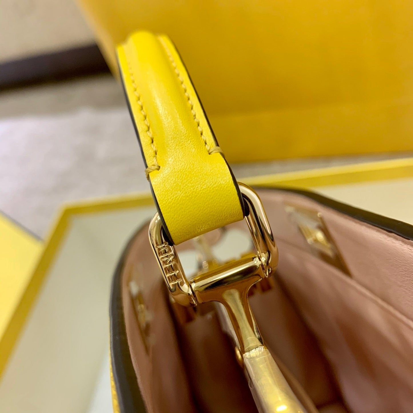 Top QualityTop Quality Peekaboo ISeeU East-West Yellow For Women, Women’s Handbags 11in/29cm FF 8BN323