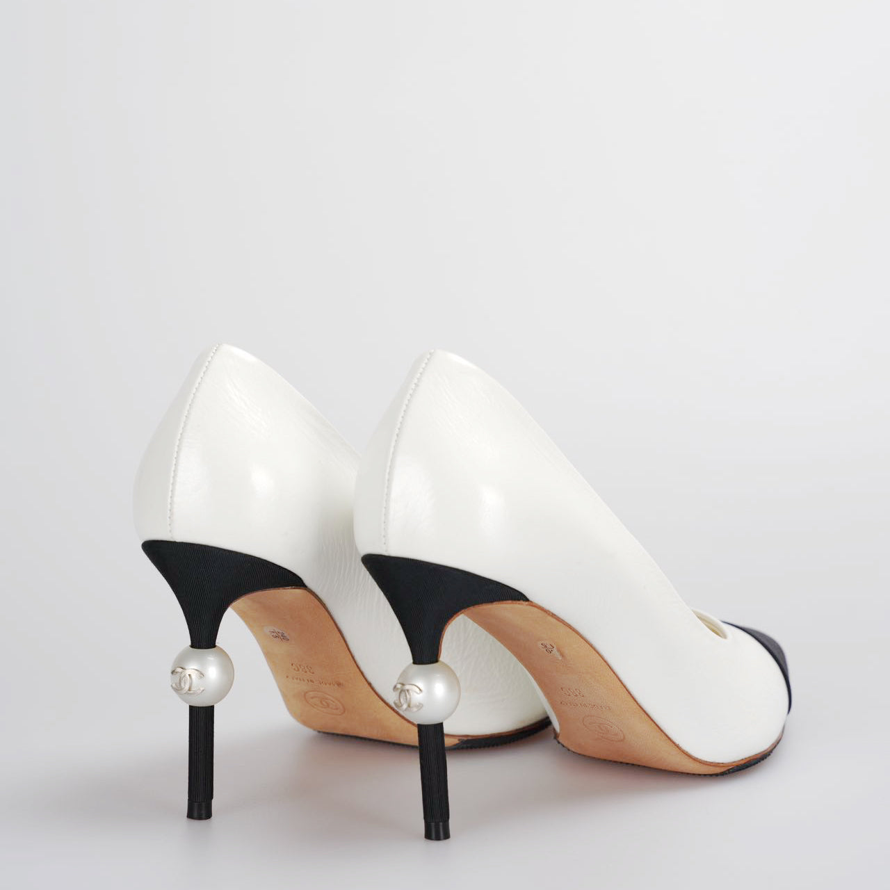 Chanel White Black Pumps with Pearl CC Logo 38