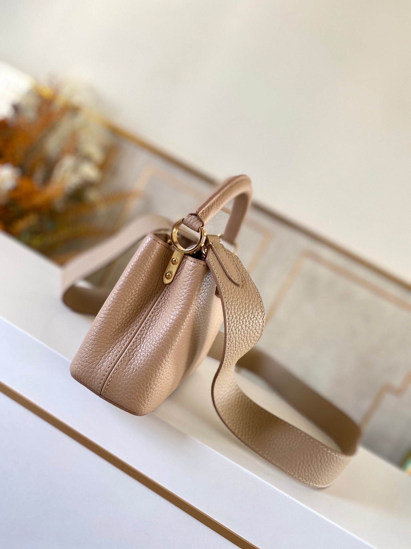Top Quality Capucines Mini Taurillon Steeple Grey For Women, WoHandbag, Shoulder And Crossbody Bags 8.3in/21cm Top Quality