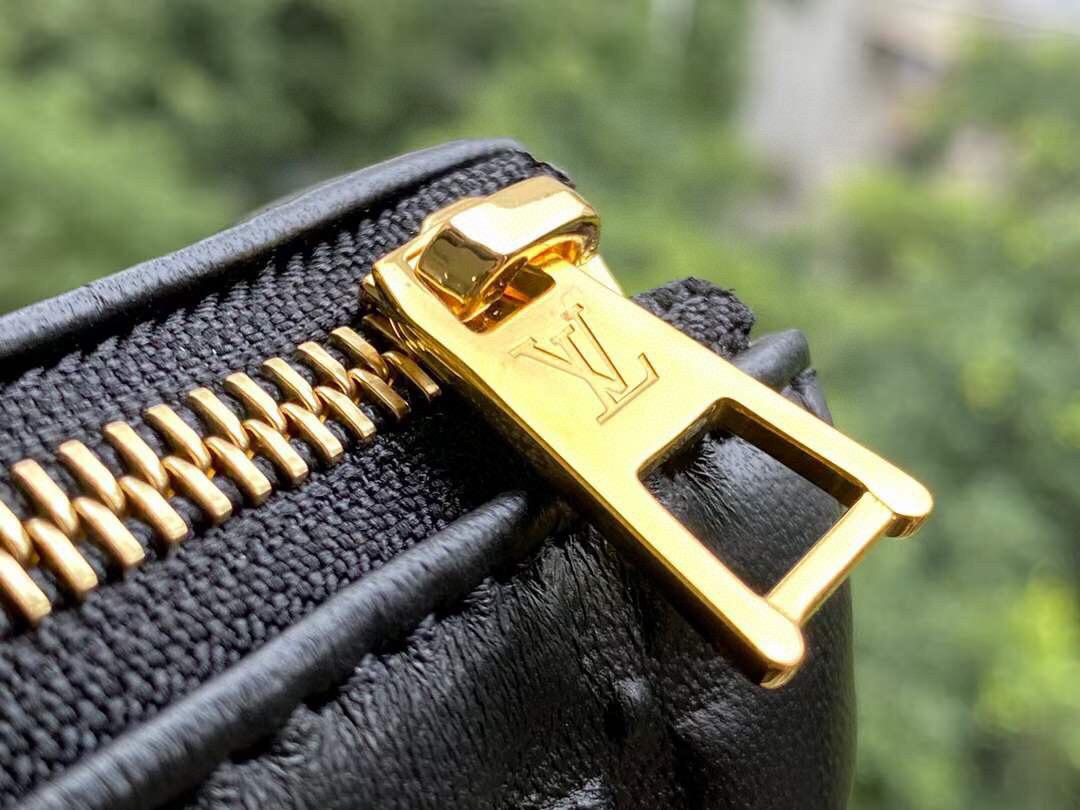 Top Quality Coussin PM Monogram Embossed Puffy Black For Women, Womens Handbags, Shoulder And Crossbody Bags 10.2in/26cm Top Quality M57790