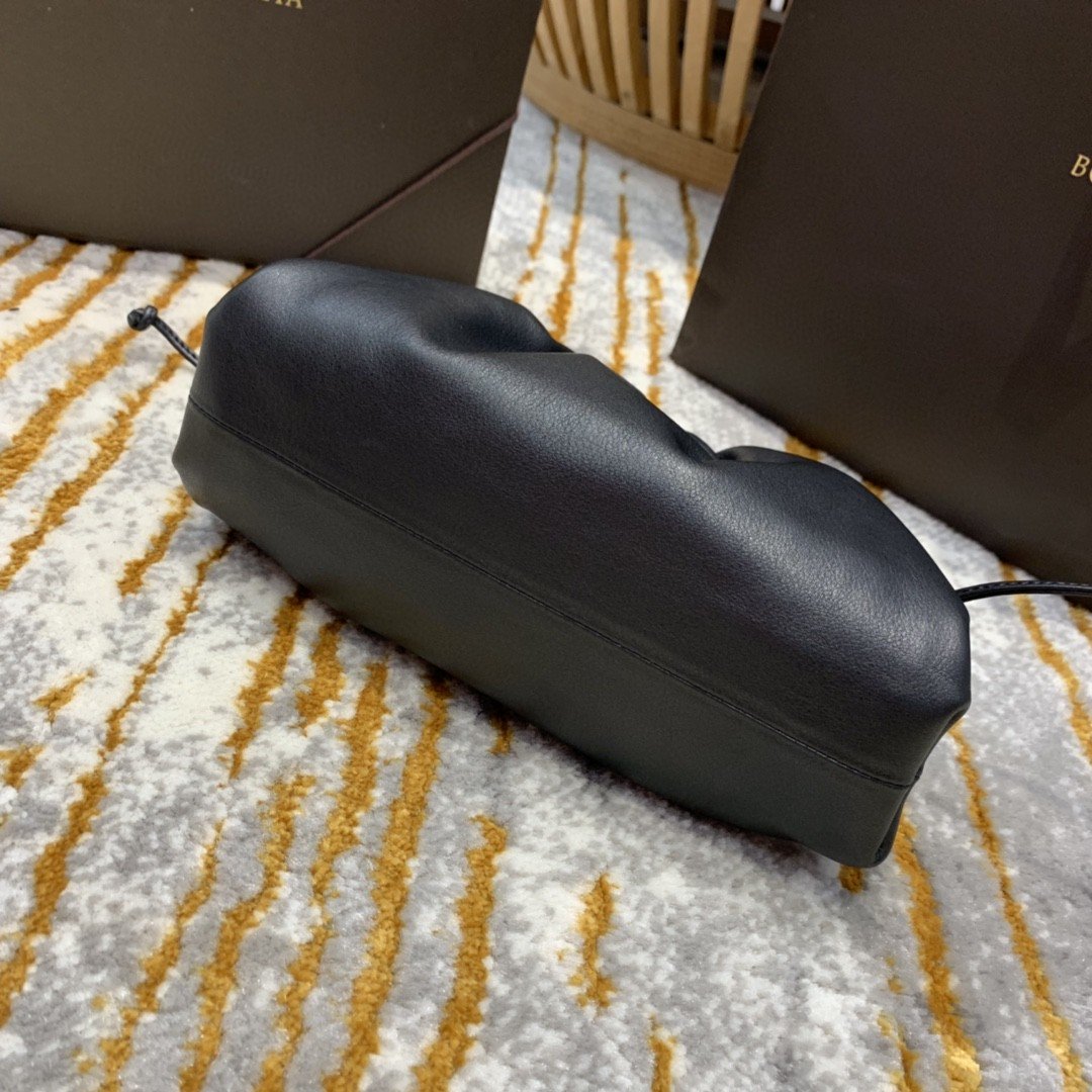Top Quality Mini Pouch For Women 8.6in/22cm In Black 585852VCP401229