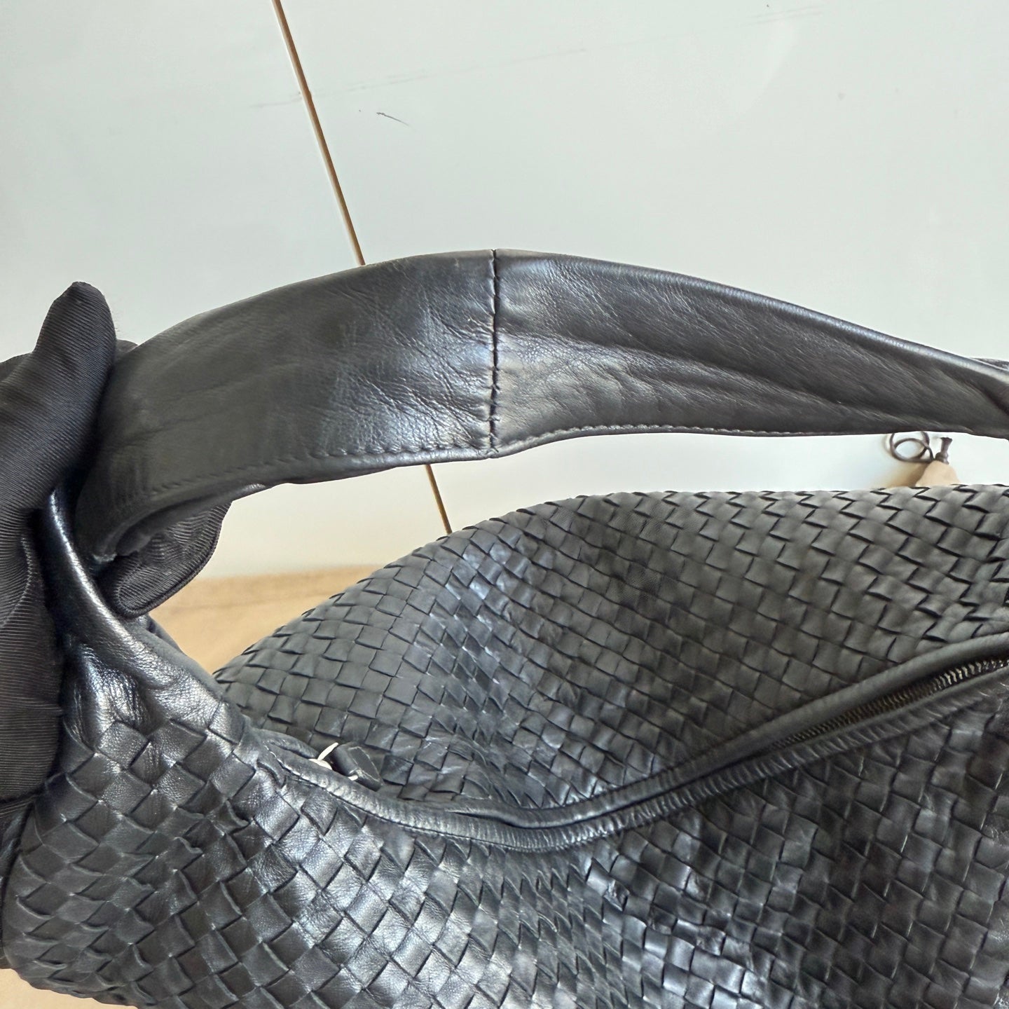 Bottega Veneta Veneta Hobo Maxi Black Leather 51cm
