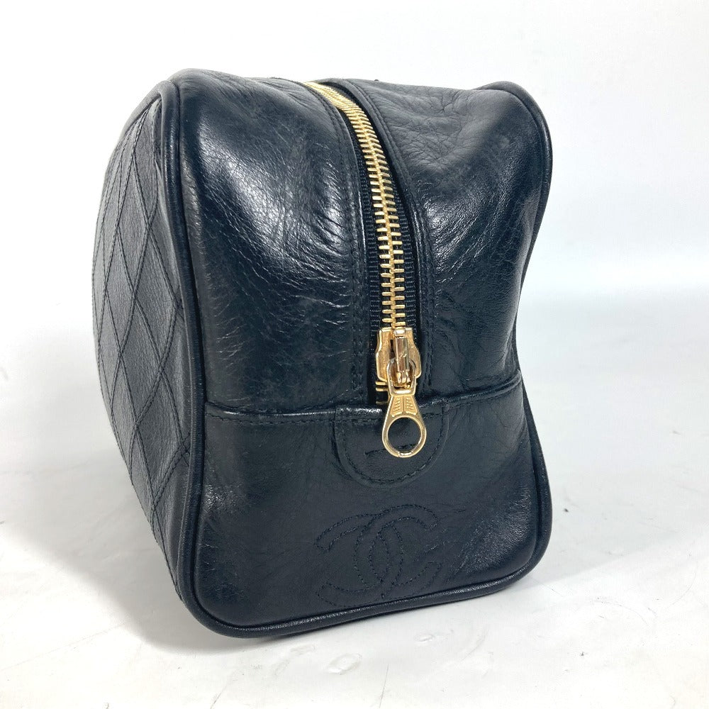 CHANEL Pouch leather black Bicolole