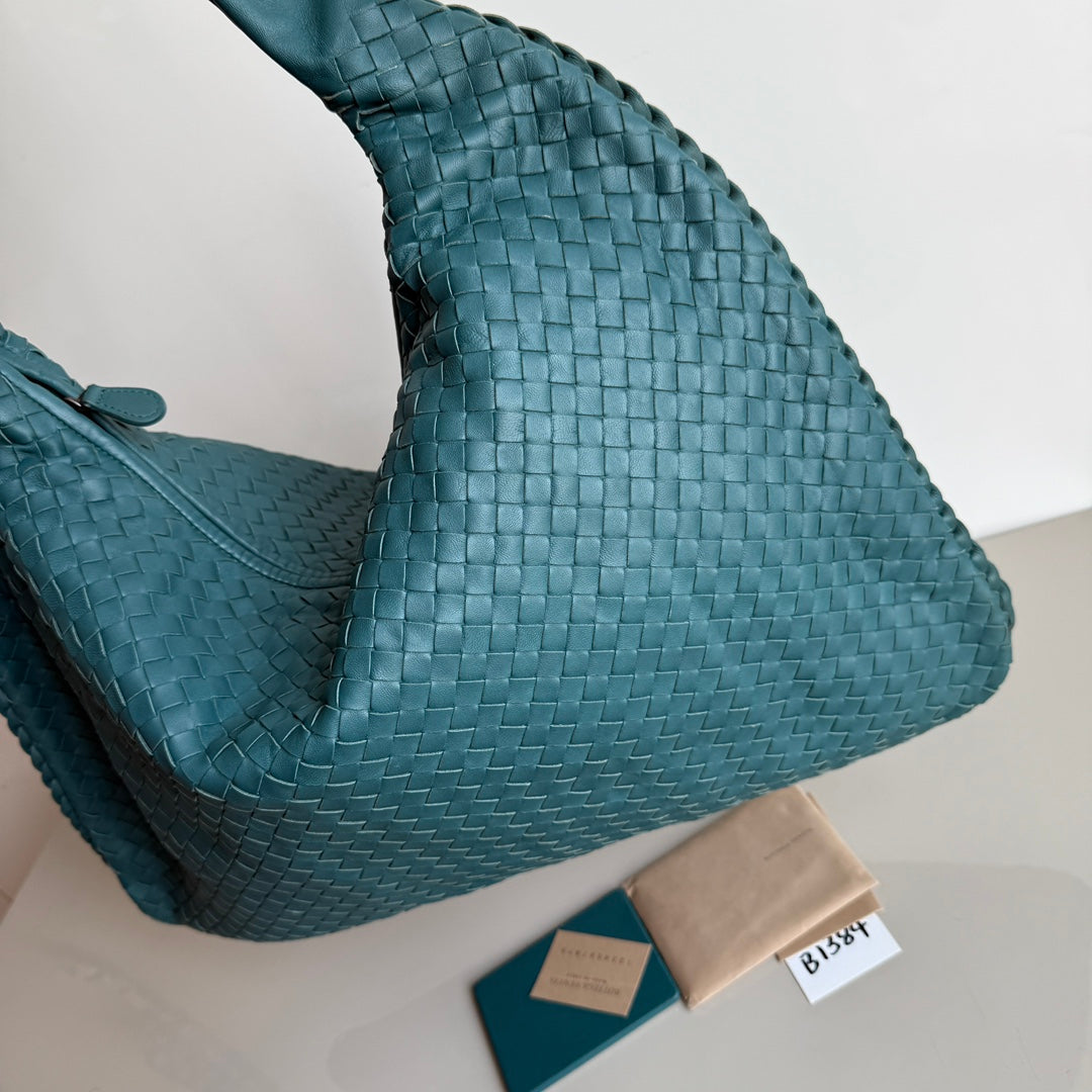 Bottega Veneta Veneta Hobo Maxi Green Intrecciato Leather Bag 51cm