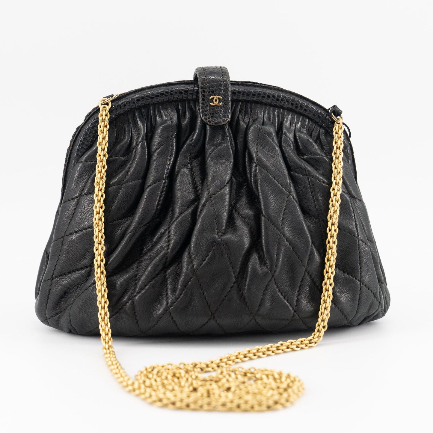 CHANEL shoulder bag