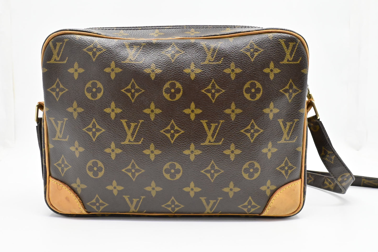Louis Vuitton Nil 28 in Monogram Canvas