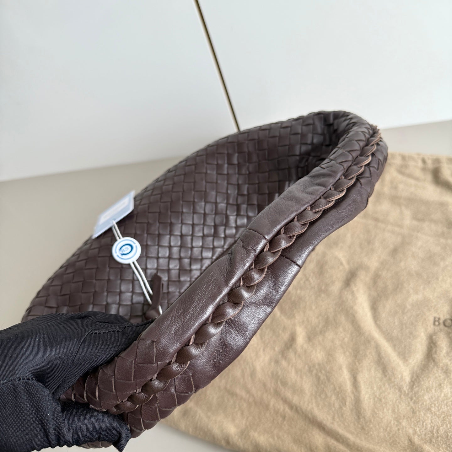 Bottega Veneta Intrecciato Hobo Bag Medium Dark Chocolate Brown Lambskin leather 40cm