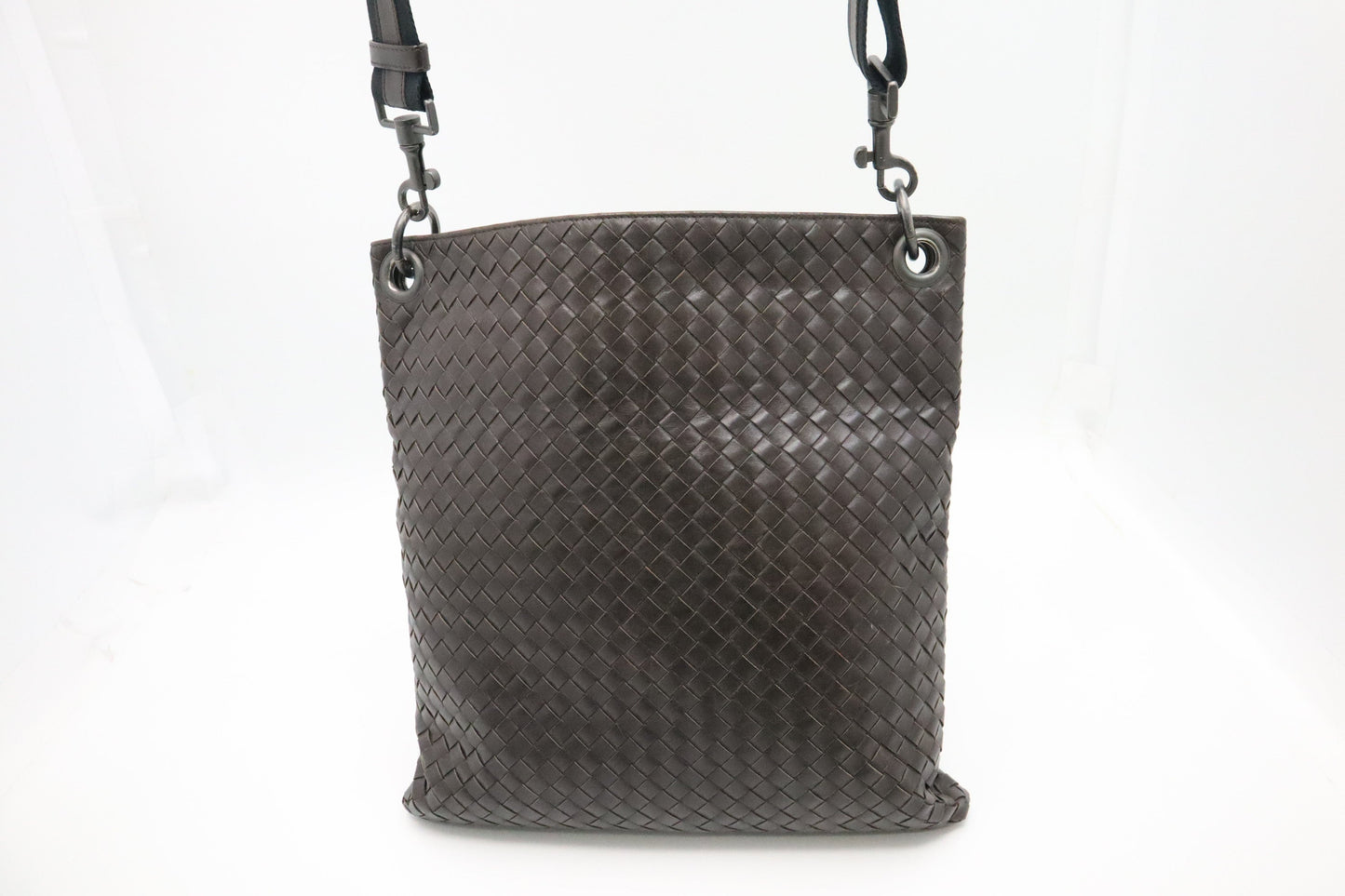 Bottega Veneta Crossbody in Dark Brown Intrecciato Leather