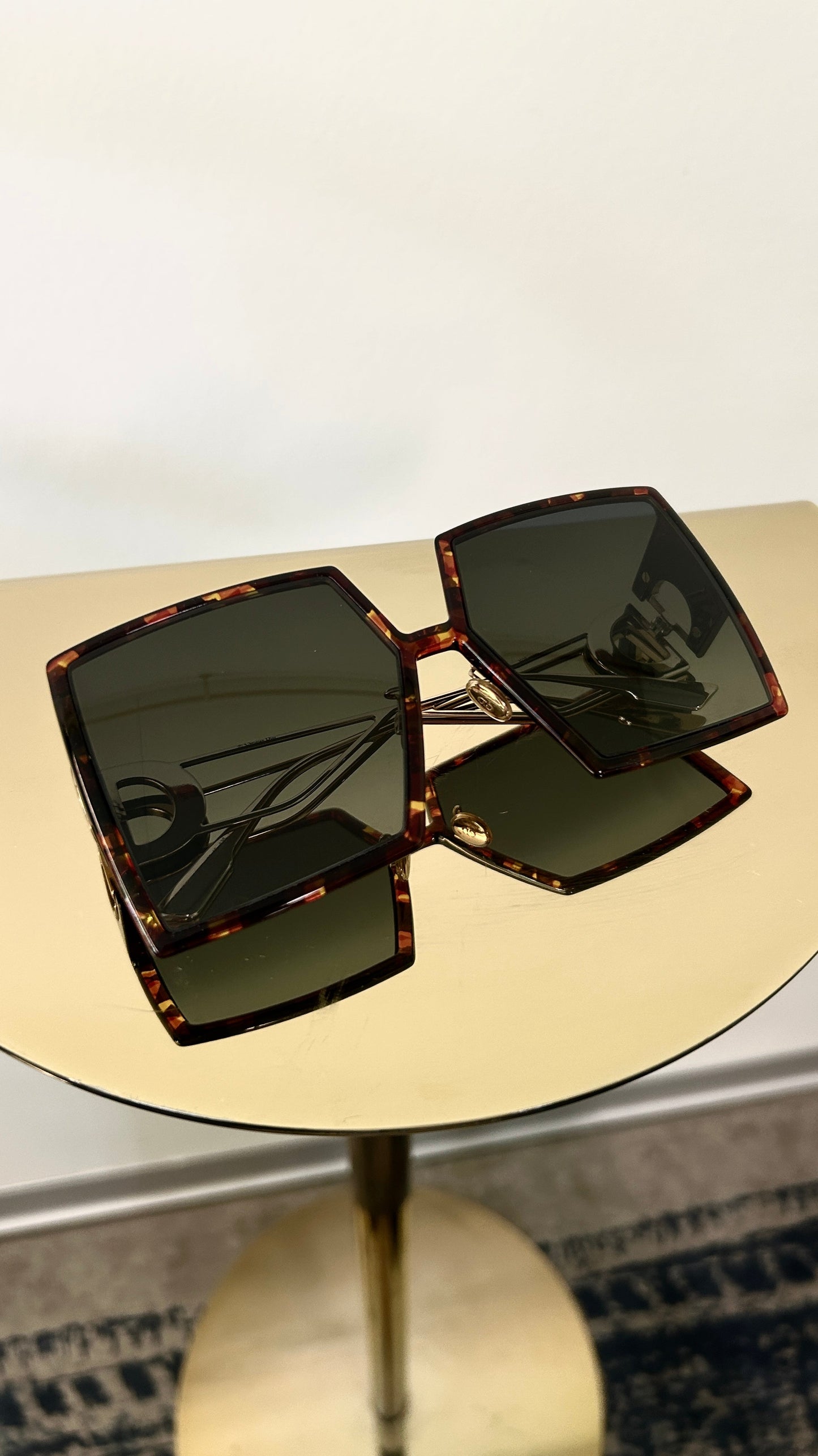 CHRISTIAN DIOR 10Montaigne Sunglasses Tortoise
