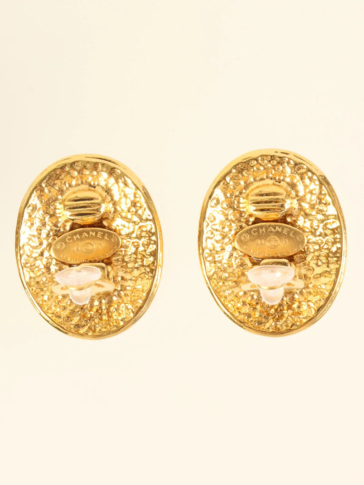 CHANEL 1994 Made Oval Cc Mark Earrings Gold