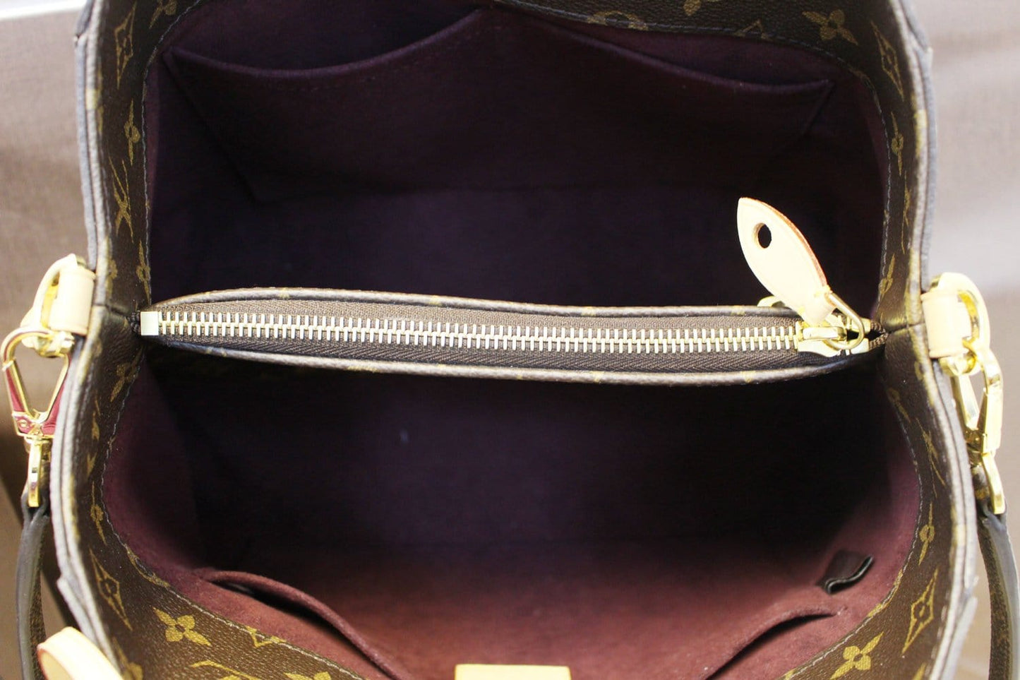 LOUIS VUITTON Shoulder Handbag Monogram Montaigne MM