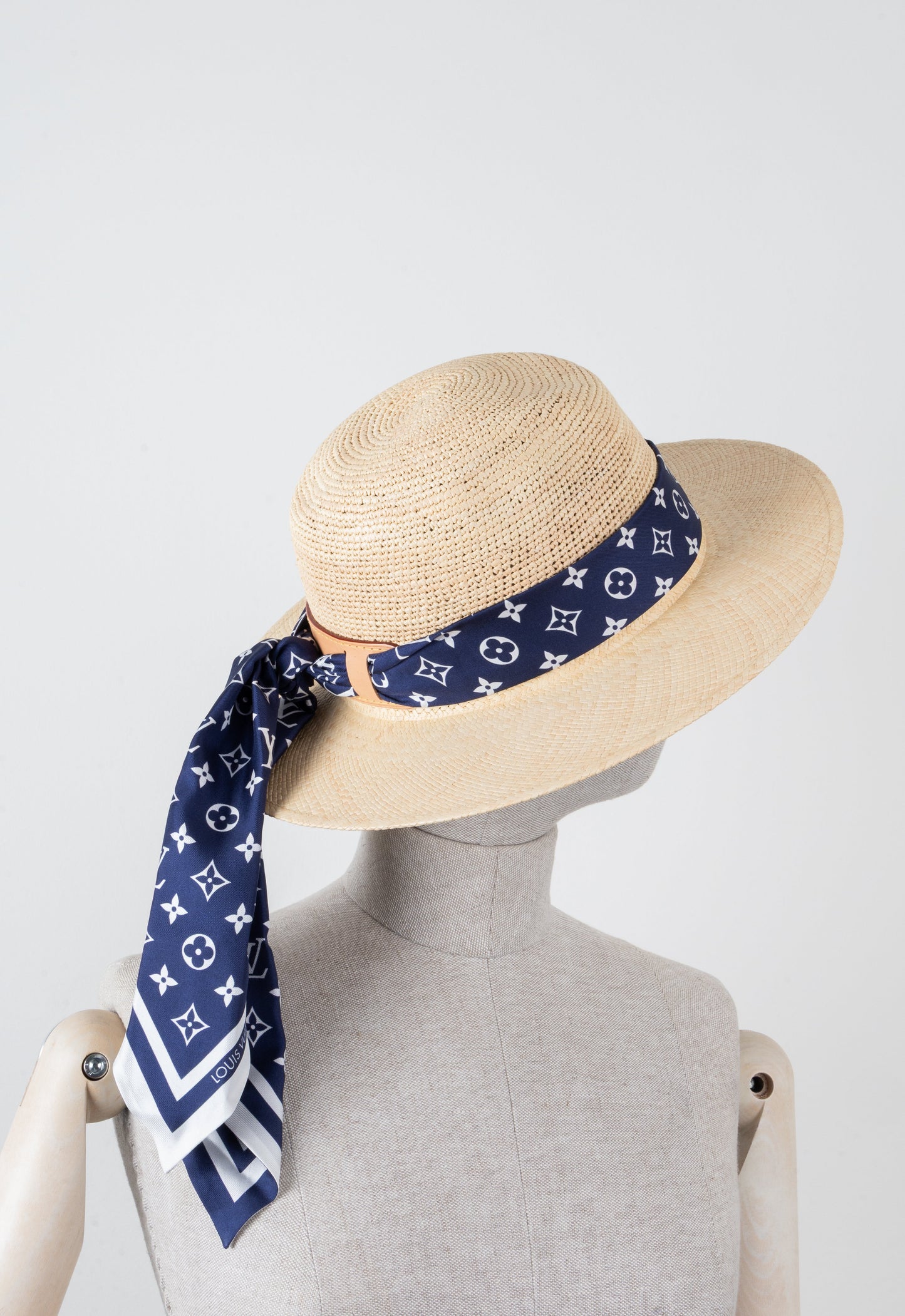 LOUIS VUITTON Abstract MNG Wave Hat Raffia Blue