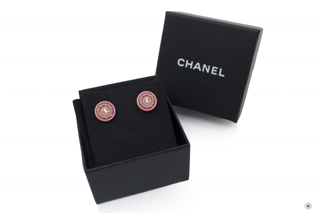 Chanel ABY CC Logo Inlaid With Enamel Pink / Z Enamel Earrings