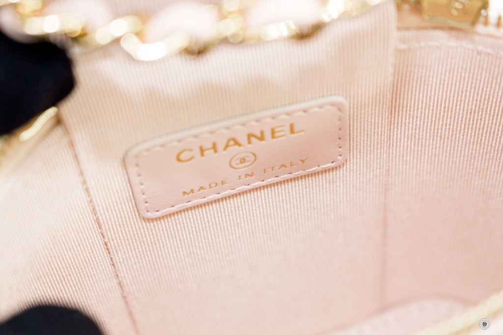 Chanel APY Small Vanity With Classic Chain Pink / NA Caviar Shoulder Bags Pbhw