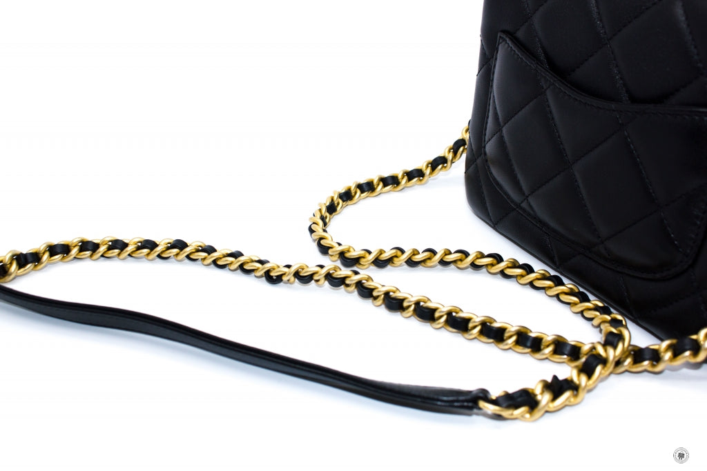 Chanel AS B CC Logo Flap Bag Black / Calfskin Shoulder Bags Gbhw