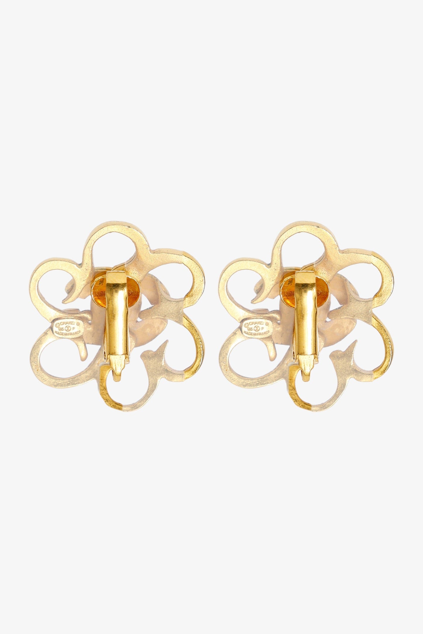 Pre-Loved Chanel™ Gold Tone CC Flower Clip-on Earrings