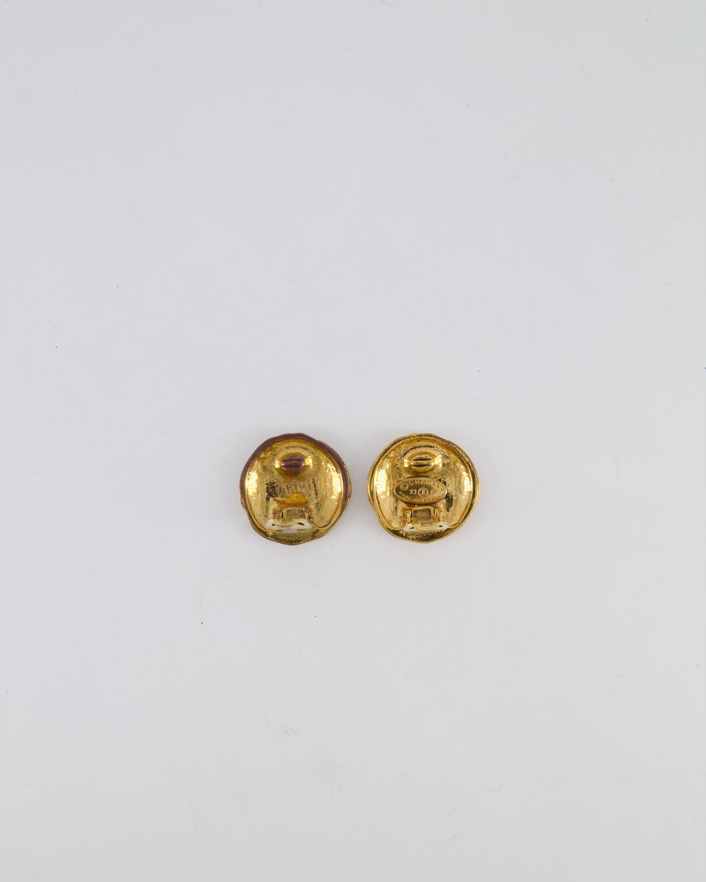 Chanel 93P Shiny Gold Round Clip-On Earrings with Gold CC Logo