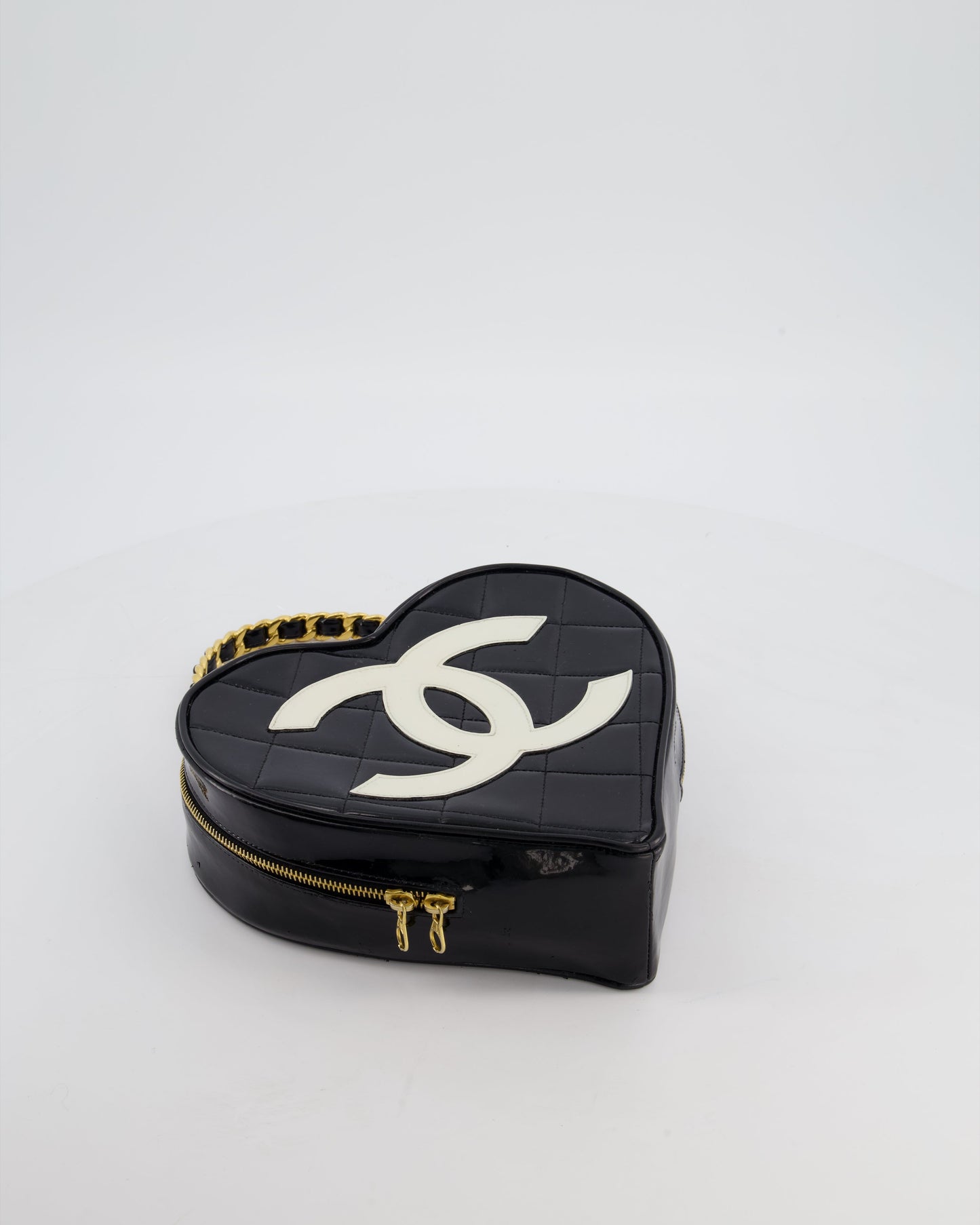 *RARE COLLECTORS ITEM* Chanel 1995 Black Heart Vanity Bag with White CC Logo and Gold Chain Handle Detail