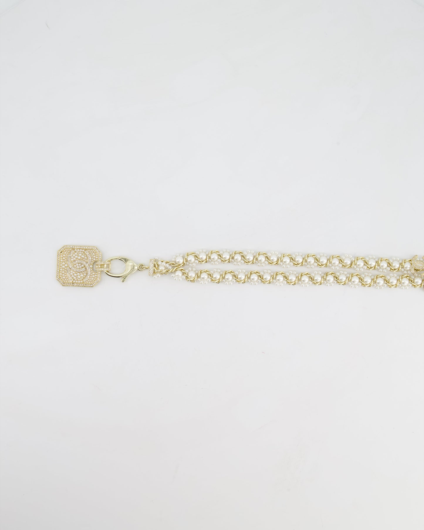 Chanel 21/A MŽtiers dÕArt Champagne Gold Medallion CC Pearl Necklace