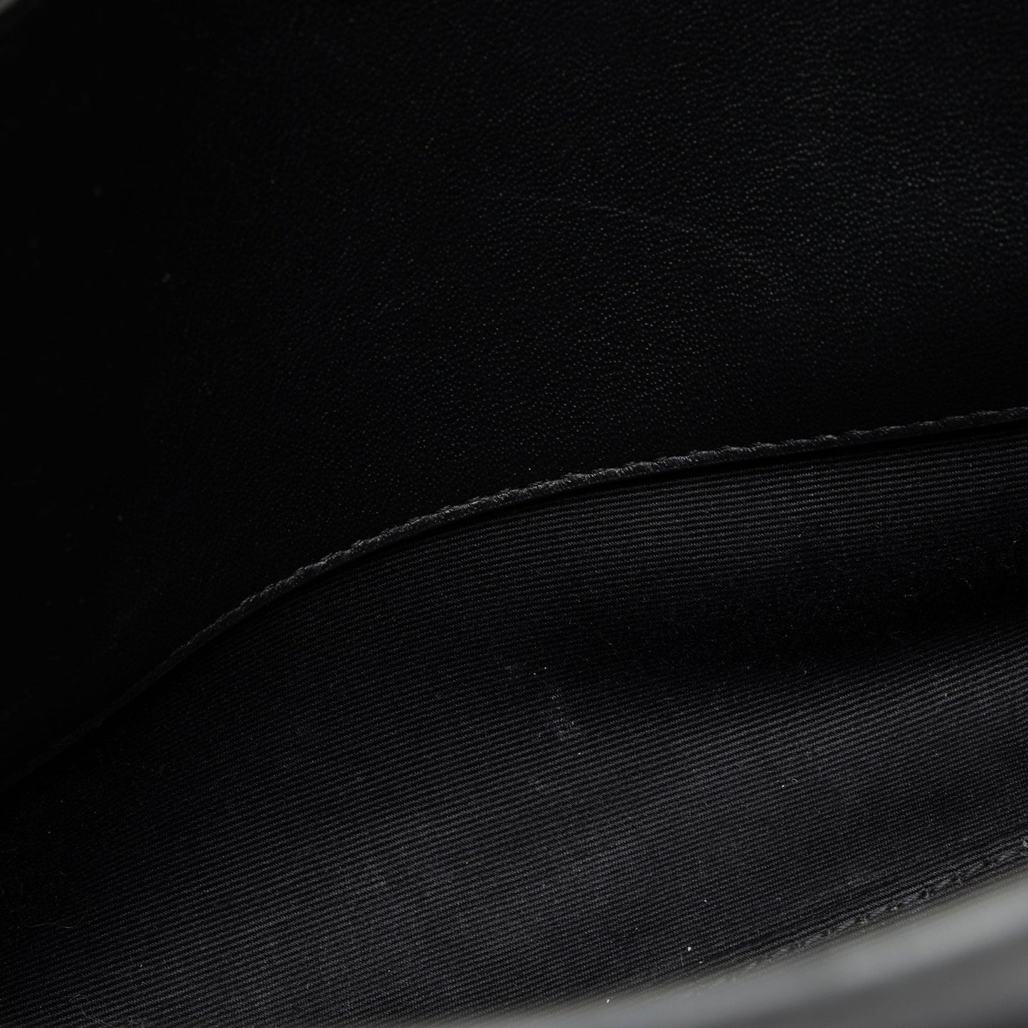 Saint Laurent Calfskin Monogram Uptown Medium Tote GumjsZ