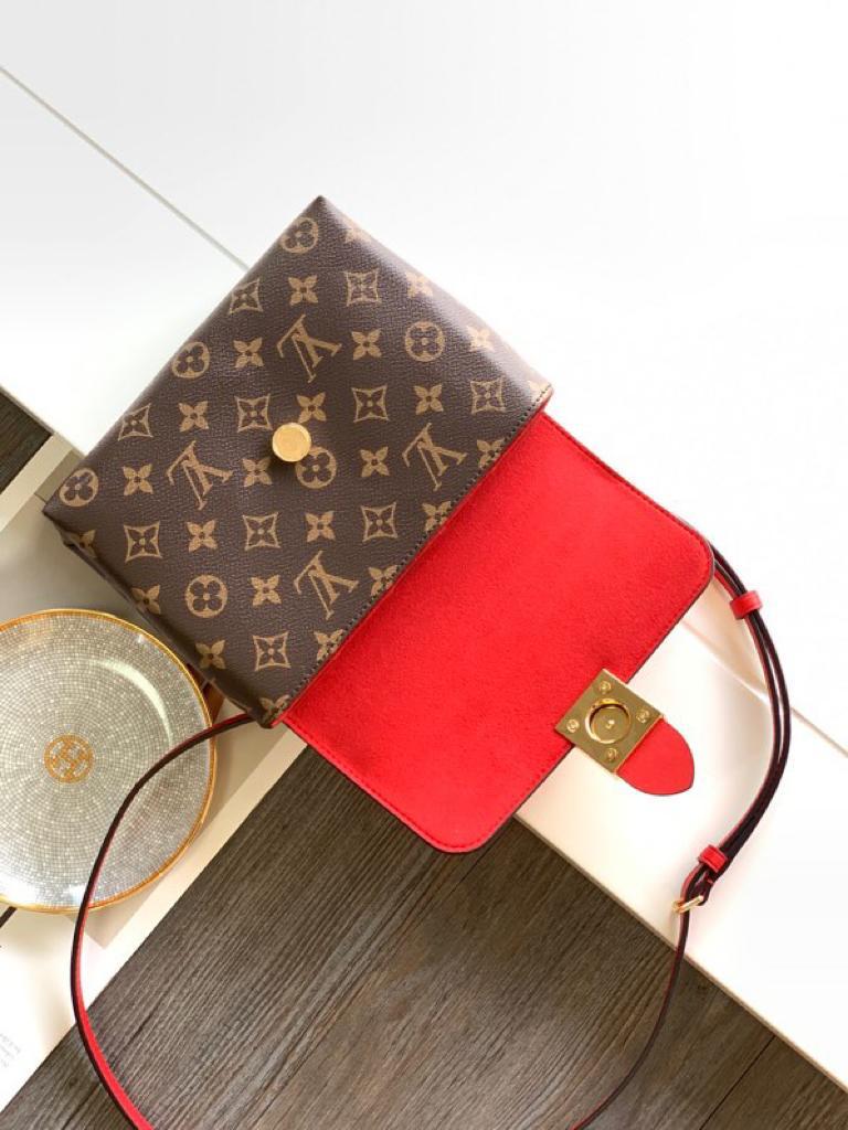 Top Quality Locky BB Monogram Canvas Red For Women, Shoulder And Crossbody Bags 7.9in/20cm Top Quality M44322