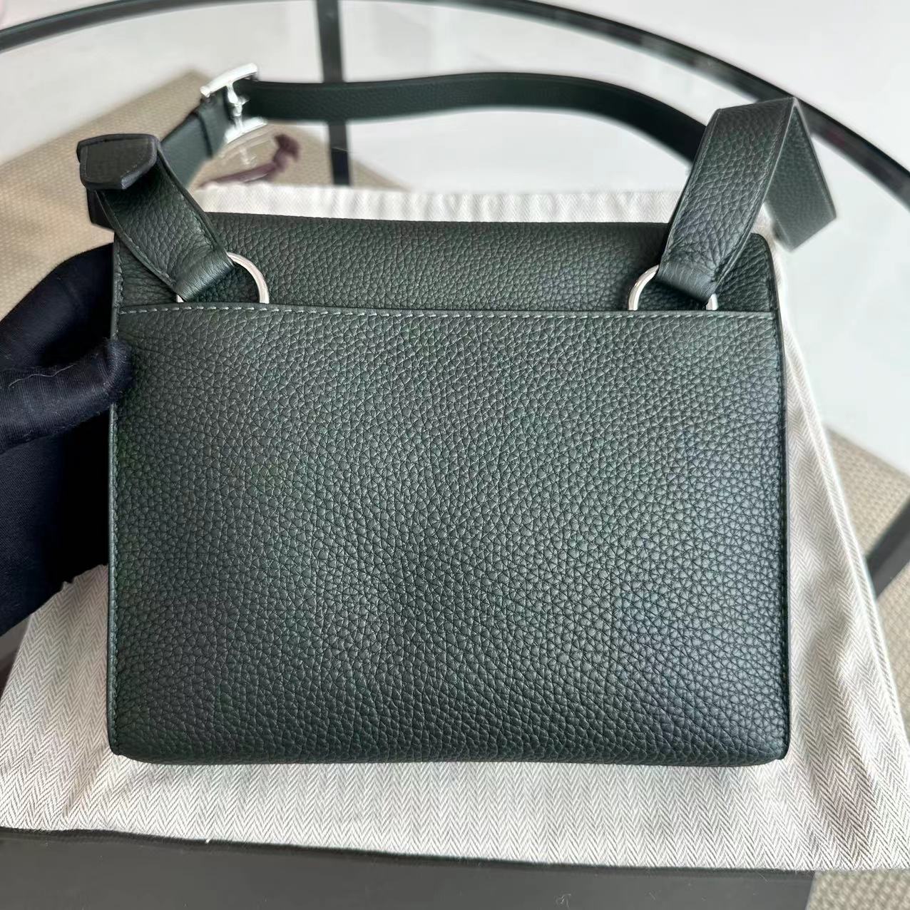 Hermes Sac A Depeches 21 Veau Togo Silver Hardware