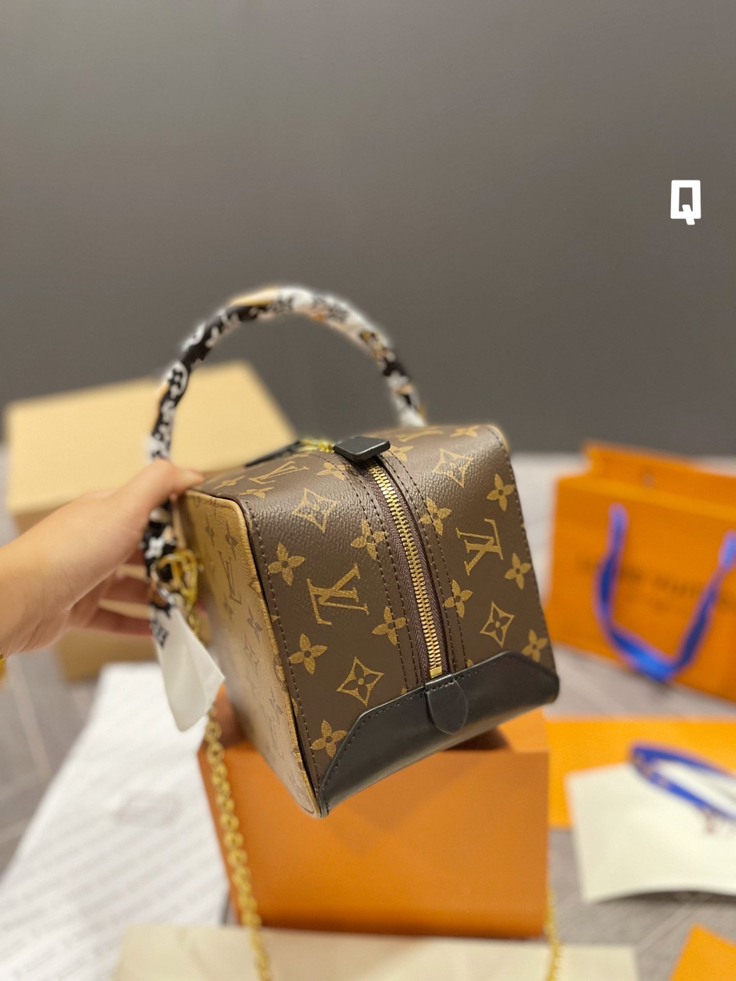 EN - New 1:1 rep Lux Bags LUV 563