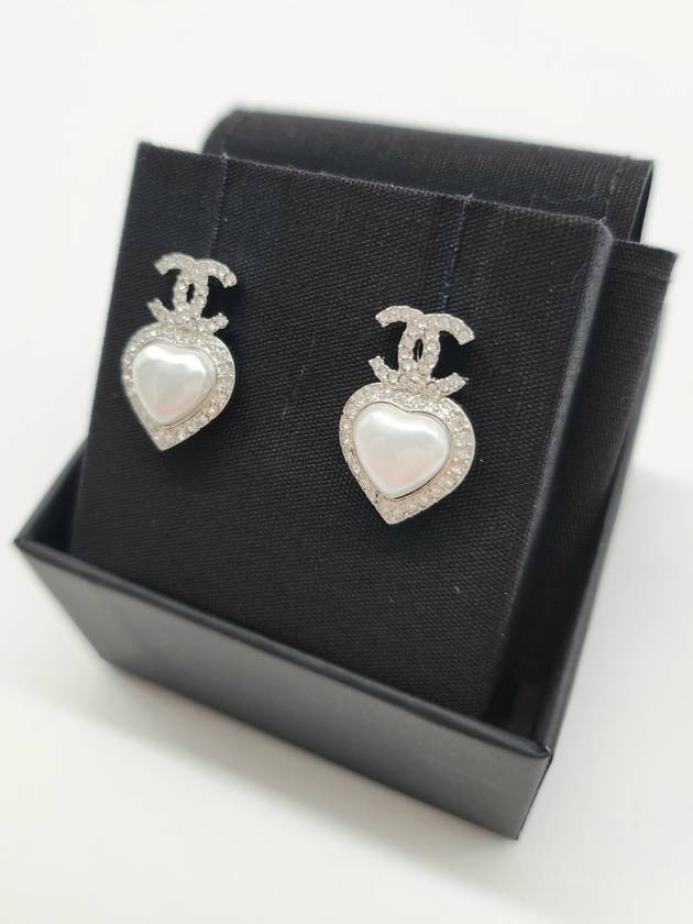 CC Logo Heart Pearl Earrings Silver Chanel