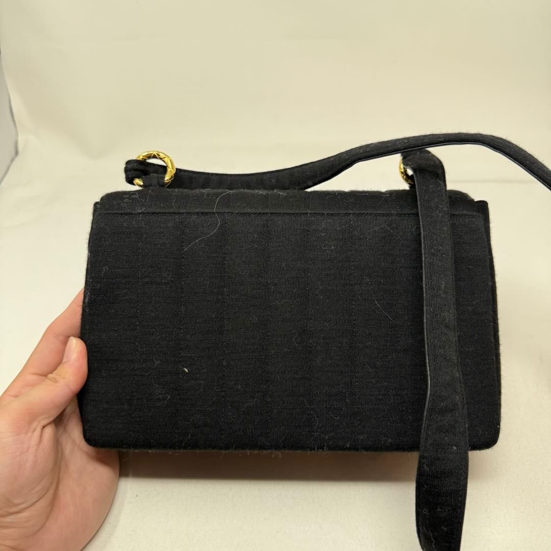 Chanel Handbag B21-75