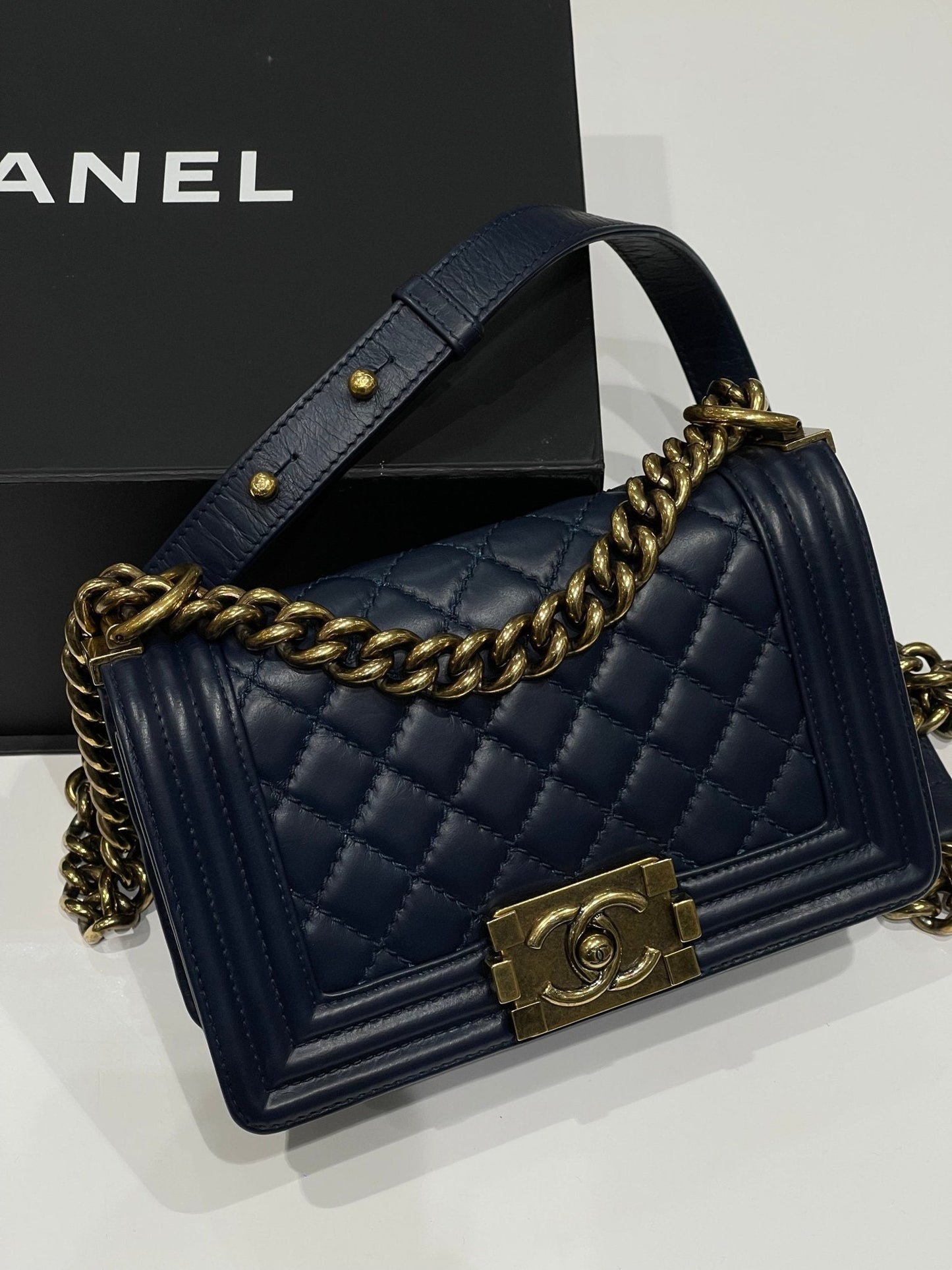 Chanel - Sac Petit Boy bleu nuit