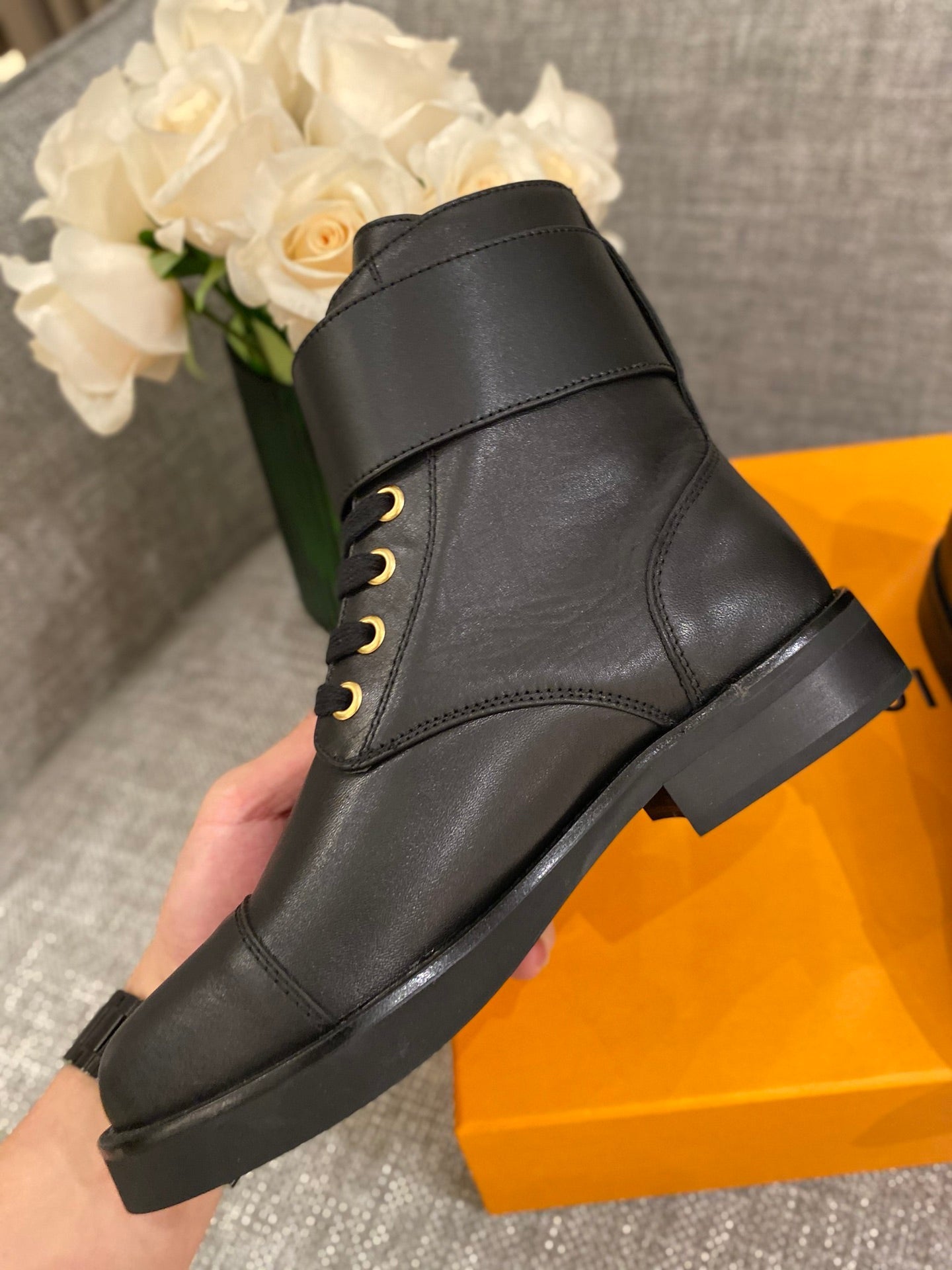 Premium LUV BOOTS 052