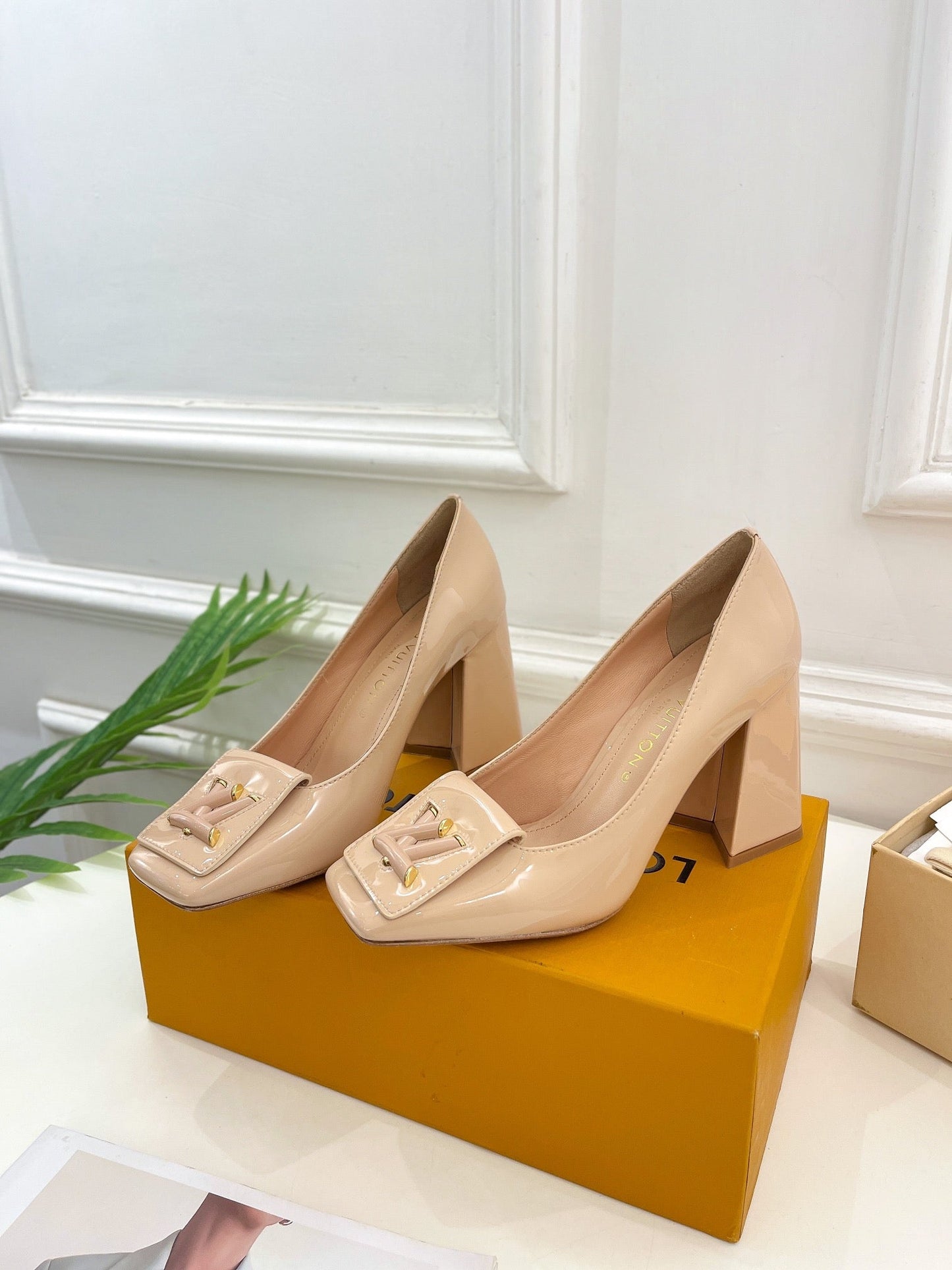 New 1:1 rep LUV High Heel Shoes 007