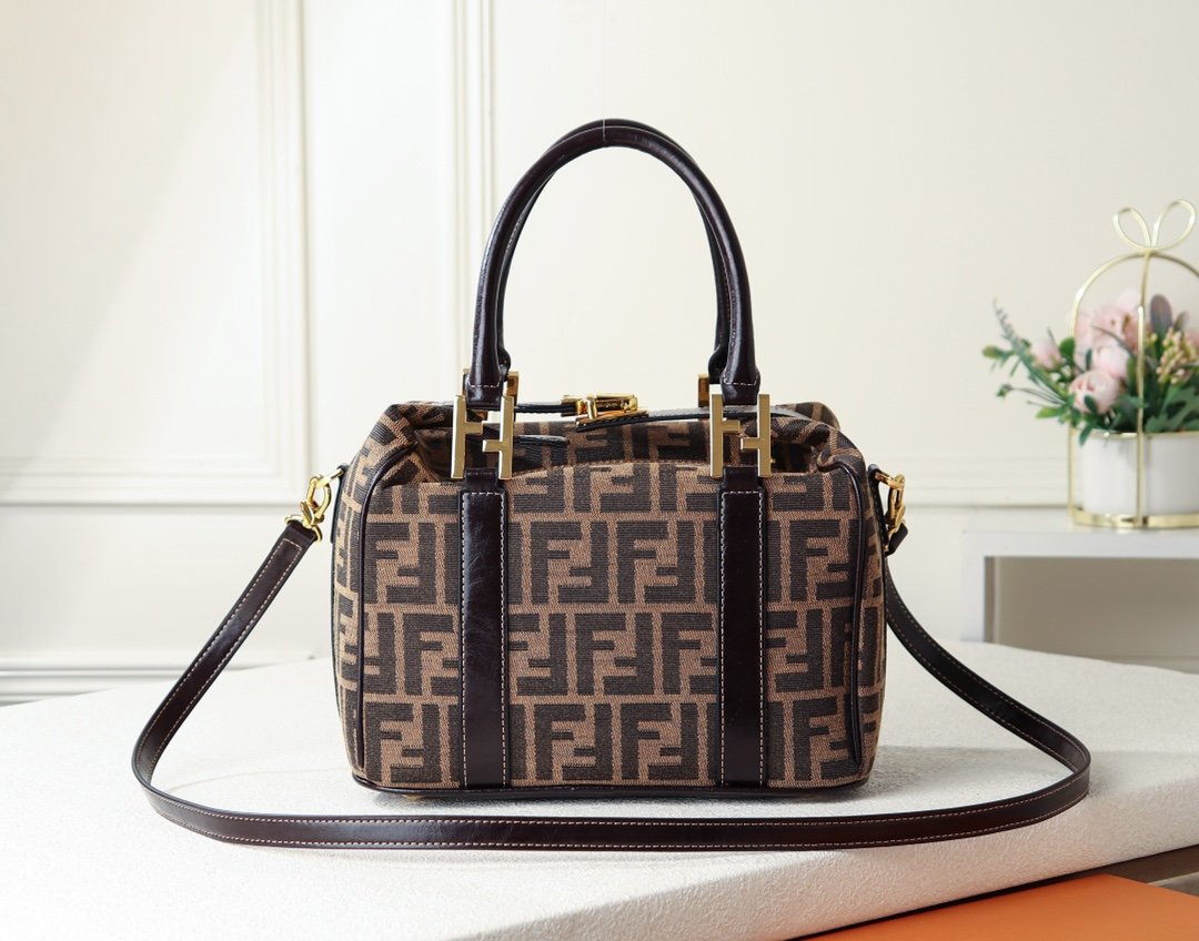 EN - New 1:1 rep Bags FEI 180