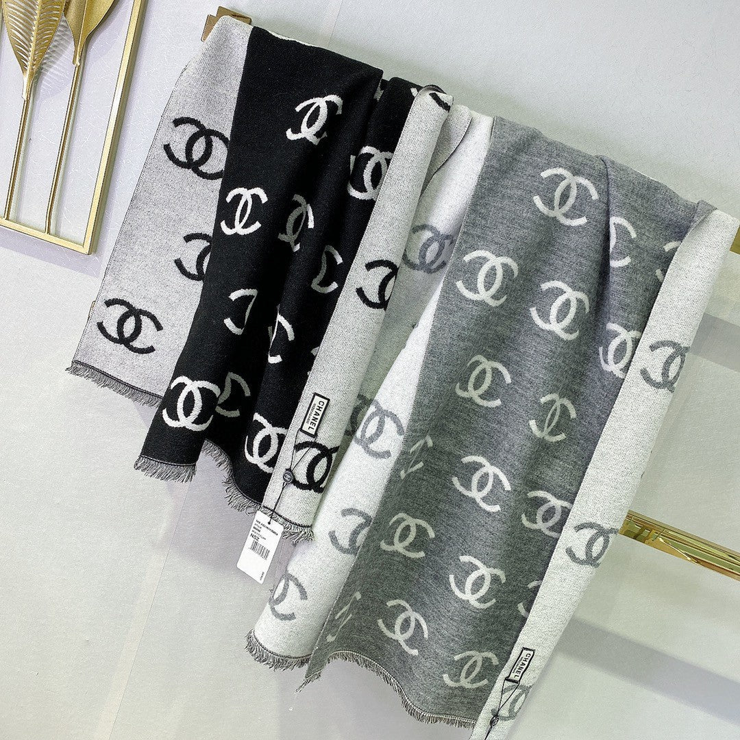 EN - Luxury CHL Scarf 012