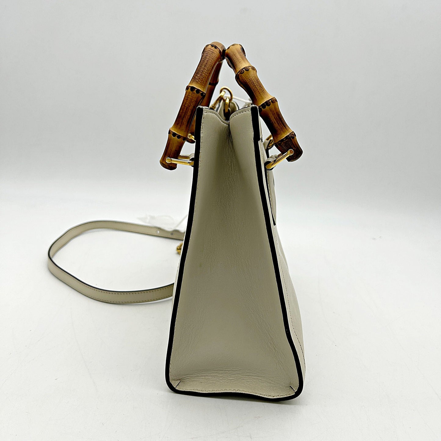 GUCCI Wonka Grain Calfskin Small Diana Tote Bag Mystic White Cuir | FASHIONPHILE LA