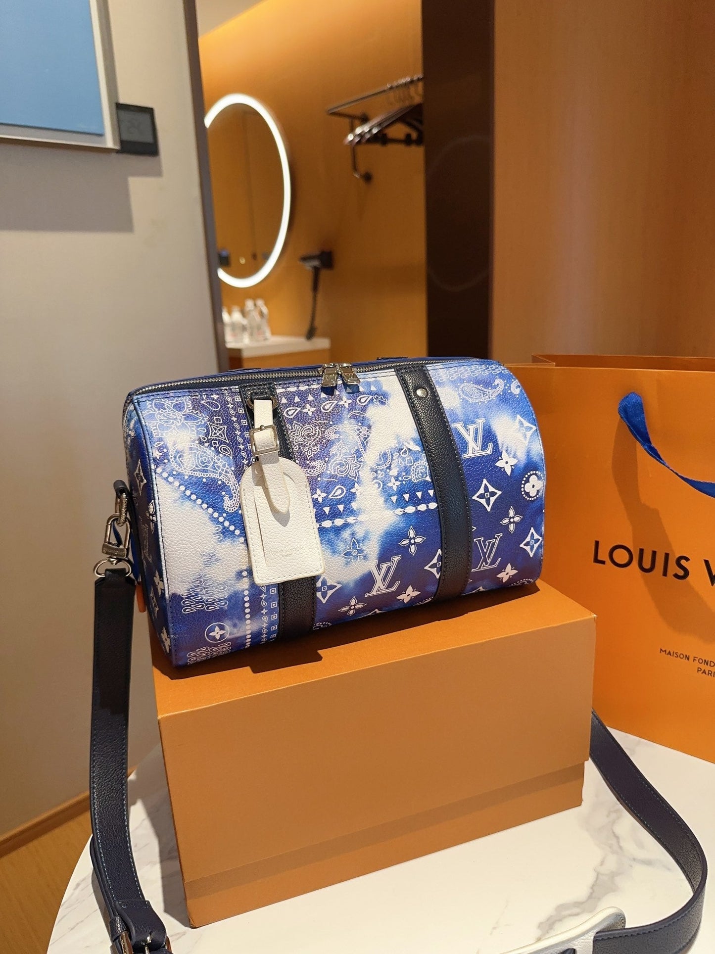 New 1:1 rep Lux Bags LUV 898